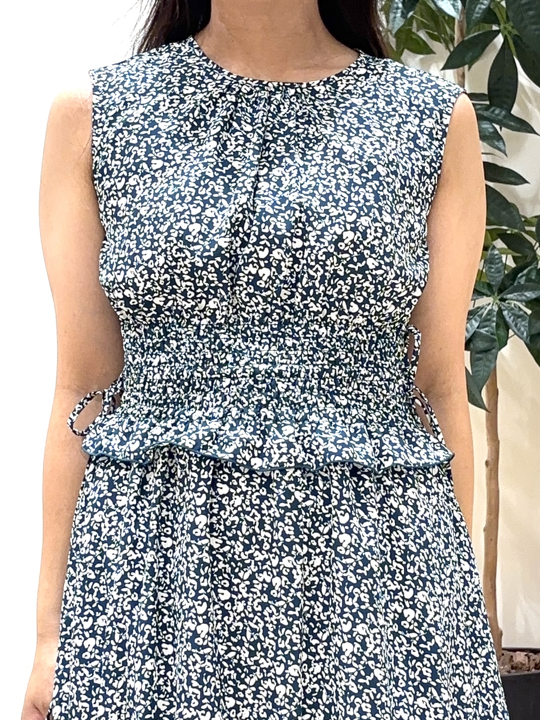 miraiさんの「grove｜【低身長さんも選べる着丈・洗濯機◎】花柄ウエストシャーリングワンピース」を使ったコーディネート