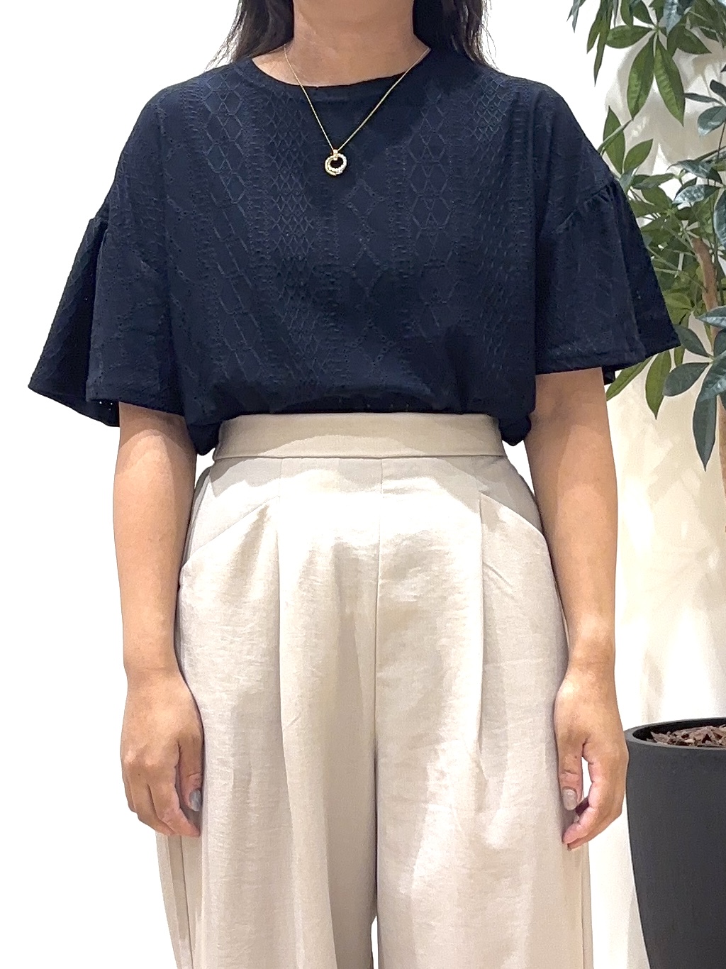 miraiさんの「grove｜アイレットレースカットソー」を使ったコーディネート