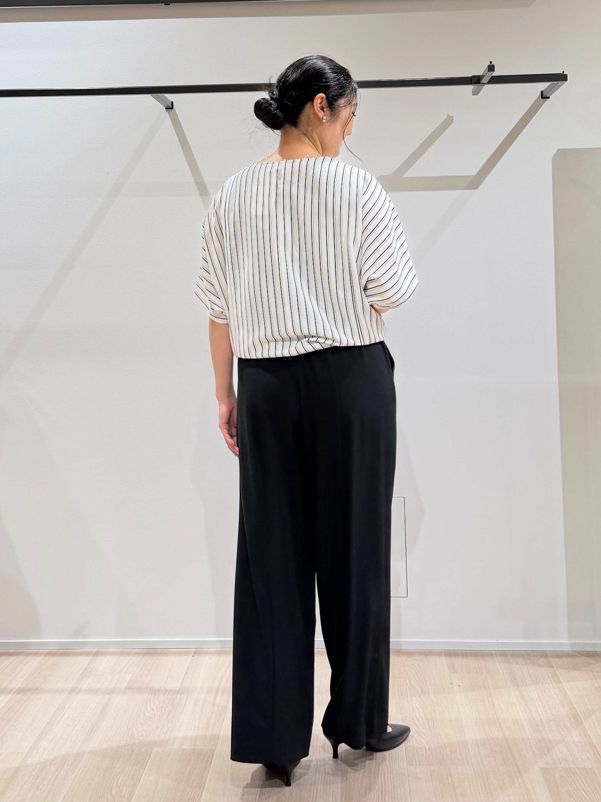 TOMOMIさんの「UNTITLED｜【UVケア／接触冷感】ジョーゼットドルマンブラウス」を使ったコーディネート