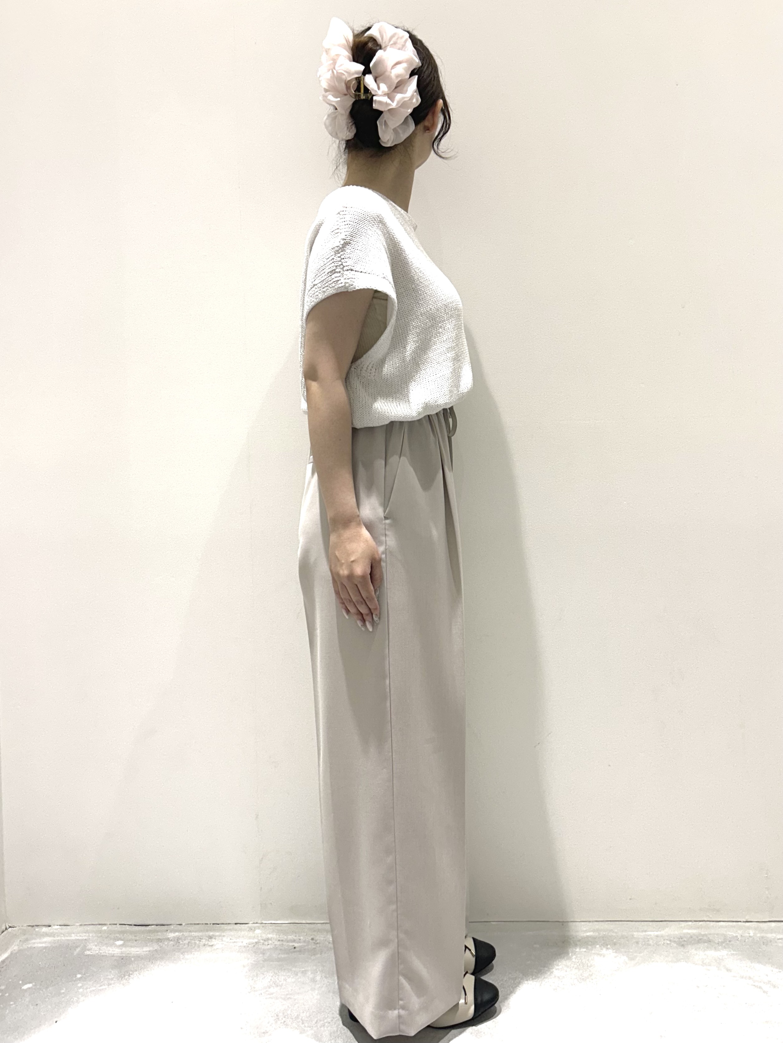 えぬさんの「OPAQUE.CLIP｜ラメメッシュ フレンチスリーブニット【洗濯機OK】」を使ったコーディネート