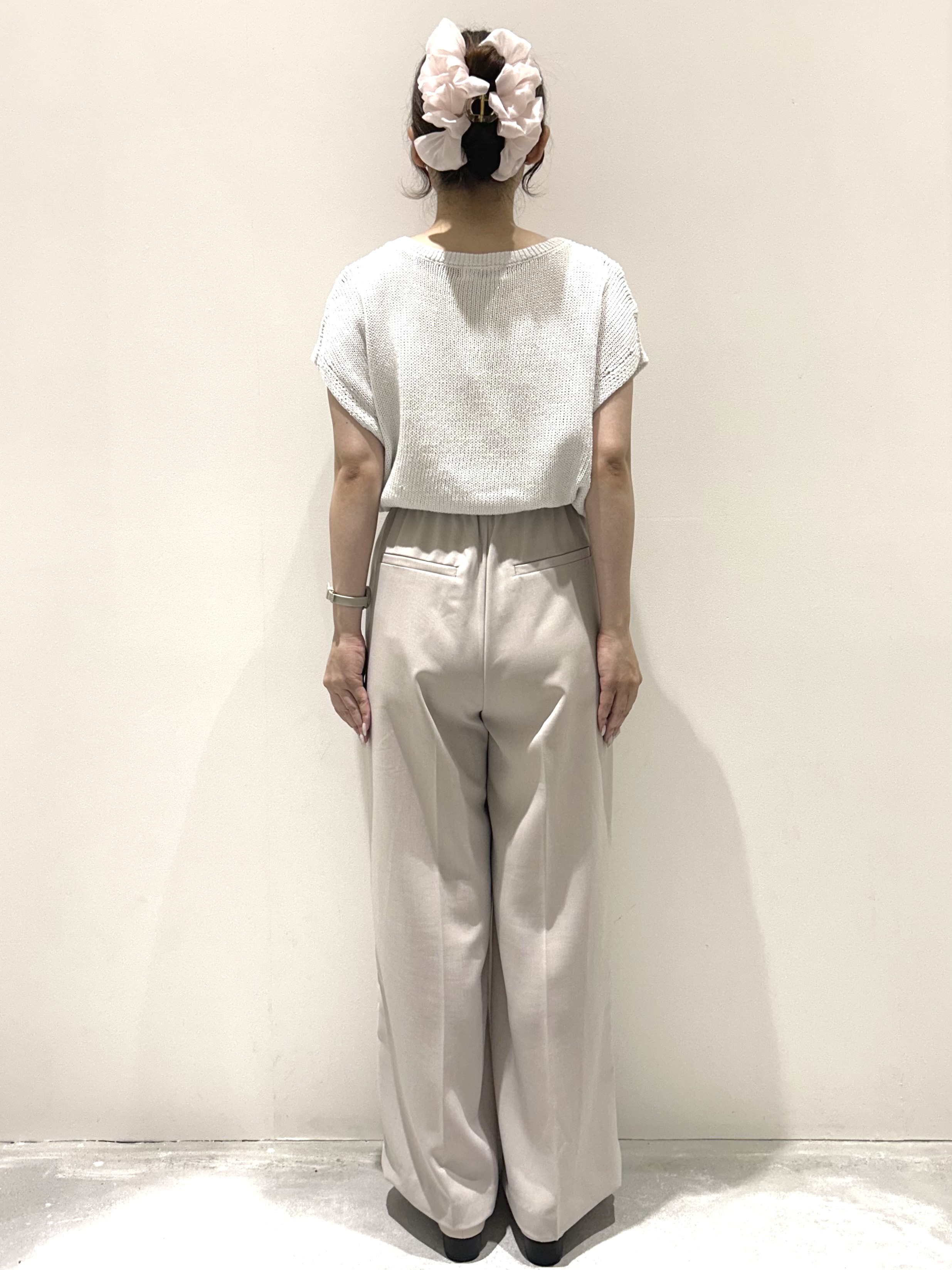 えぬさんの「OPAQUE.CLIP｜ラメメッシュ フレンチスリーブニット【洗濯機OK】」を使ったコーディネート