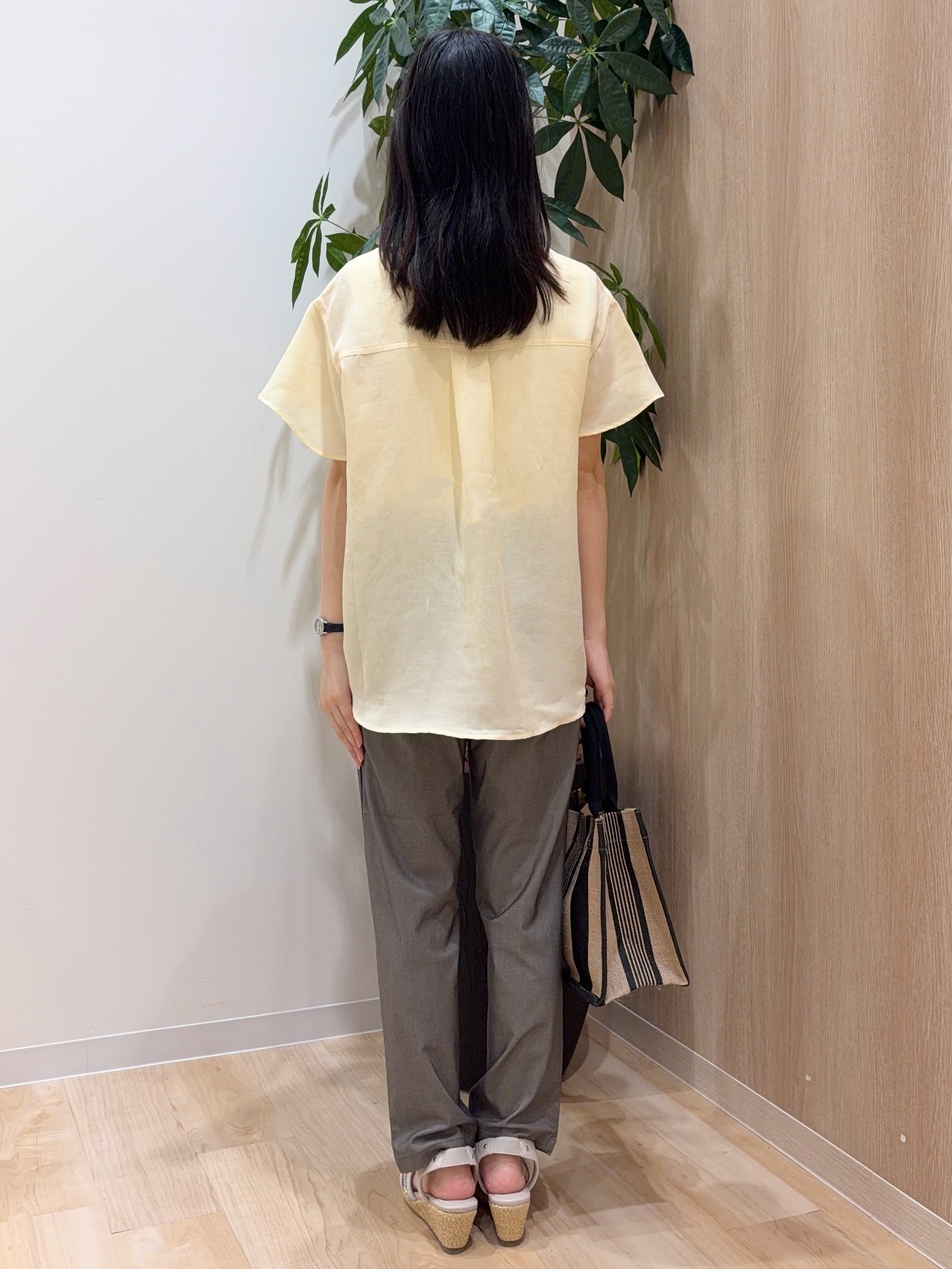 ayaneさんの「grove｜【洗濯機OK・ひんやり/SETUP可】シワになりにくい、フレアスリーブブラウス」を使ったコーディネート
