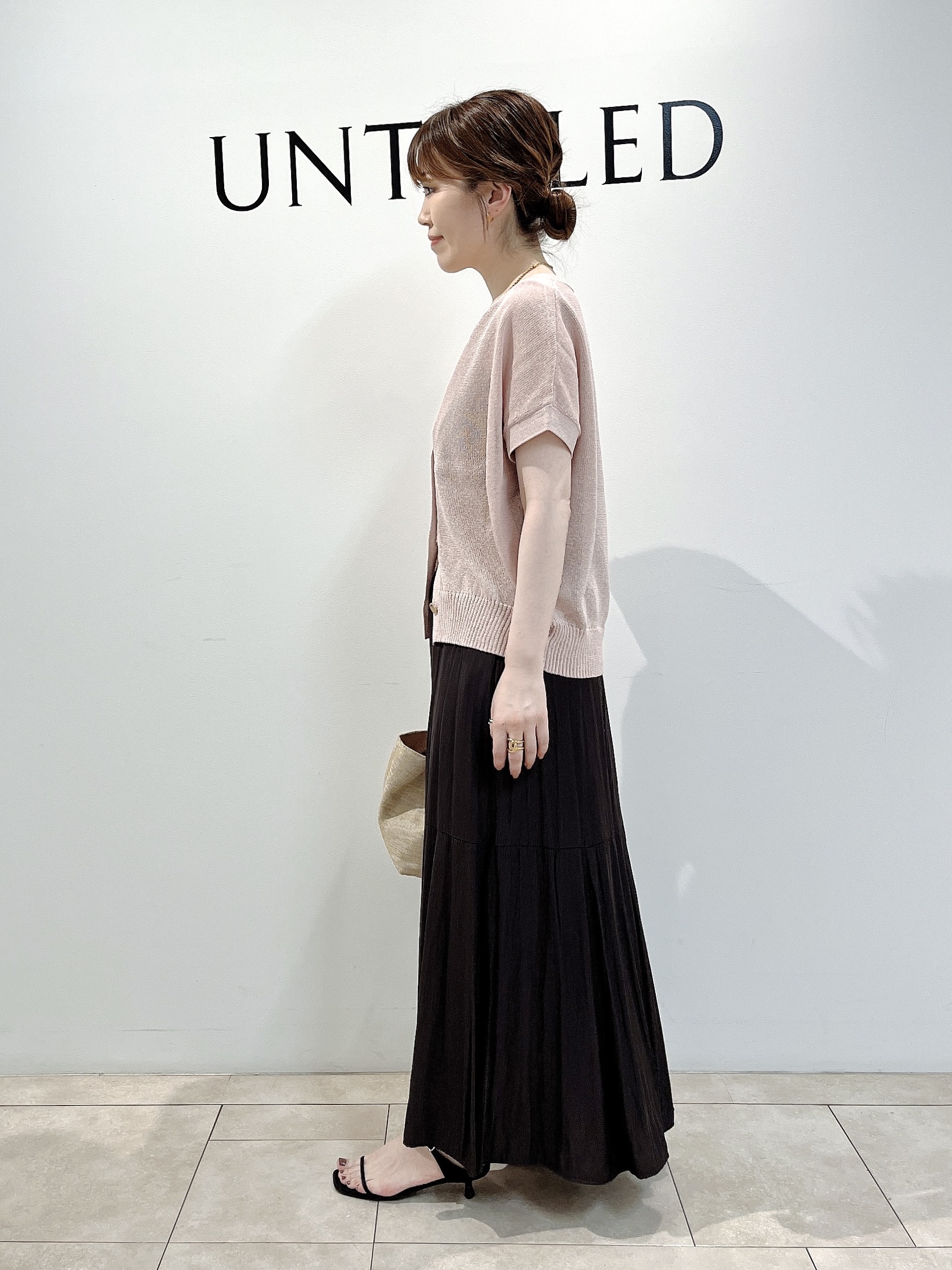 hayaさんの「UNTITLED｜【洗える/清涼感】ドライタッチスリーブレスカーディガン」を使ったコーディネート