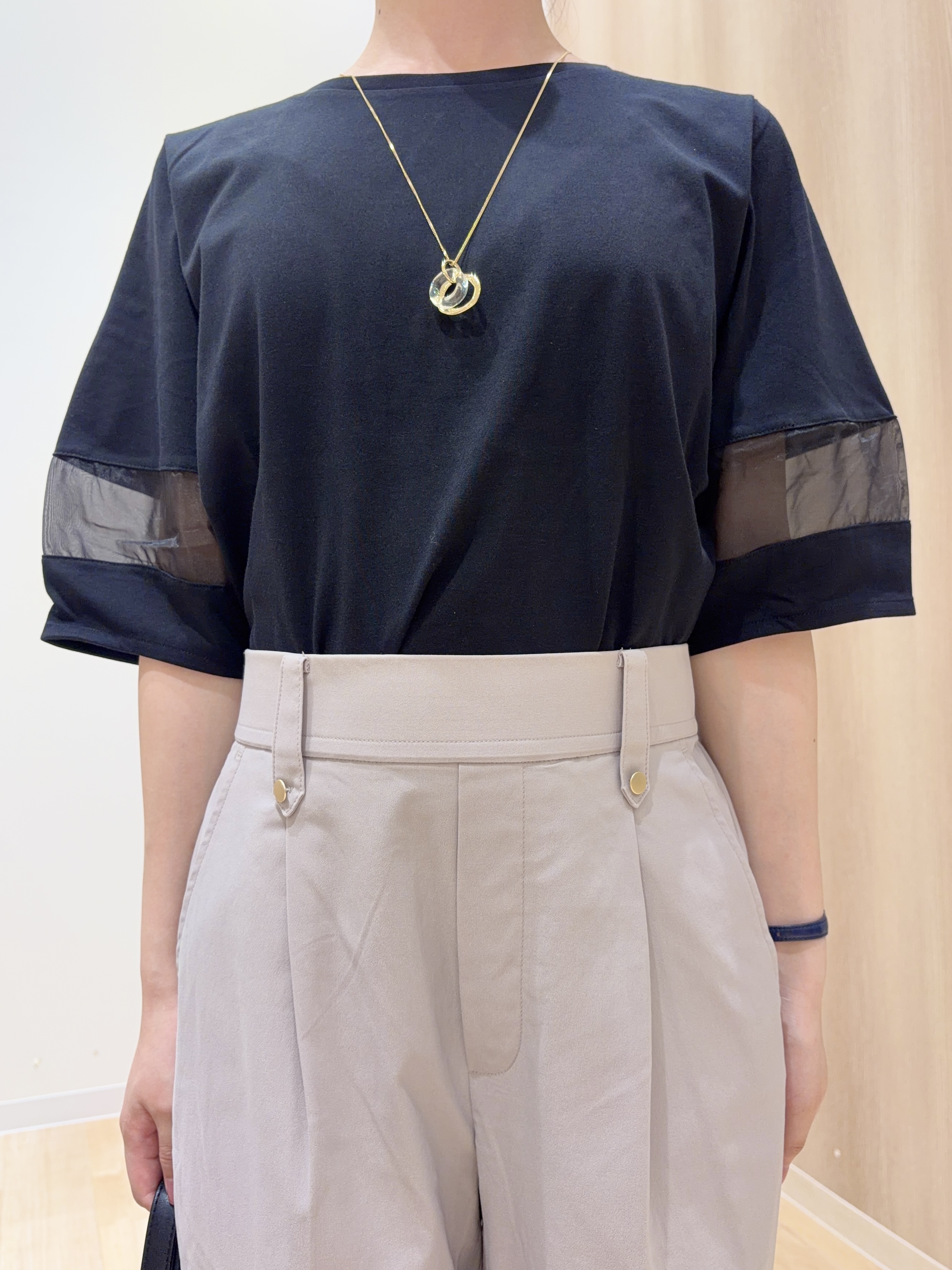 ayaneさんの「grove｜【吸水速乾・UVカット・接触冷感】シアードッキングランタンスリーブTシャツ」を使ったコーディネート