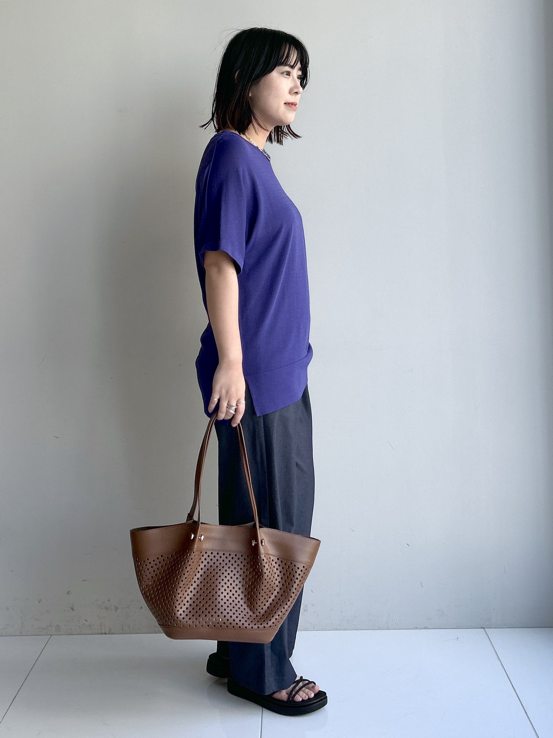 Hirokaさんの「grove｜【シリーズ累計36万枚！やわらかドライタッチ】夏にうれしい多機能ロングニット」を使ったコーディネート