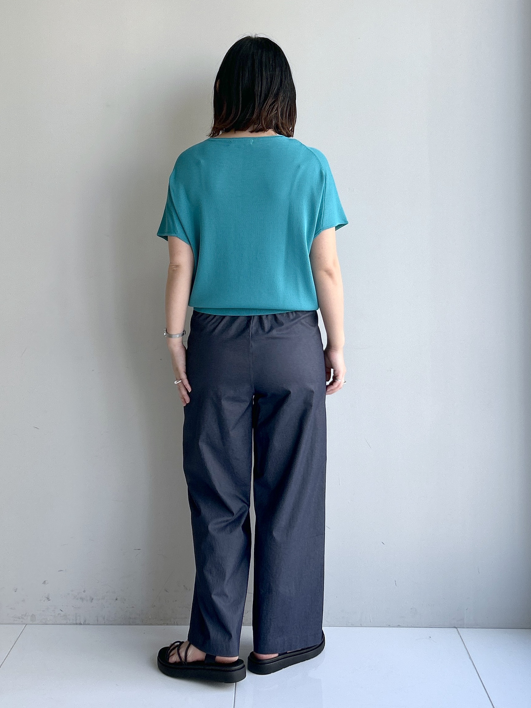 Hirokaさんの「grove｜【シリーズ累計36万枚！名品ニット】やわらかドライタッチ ドルマンニット」を使ったコーディネート