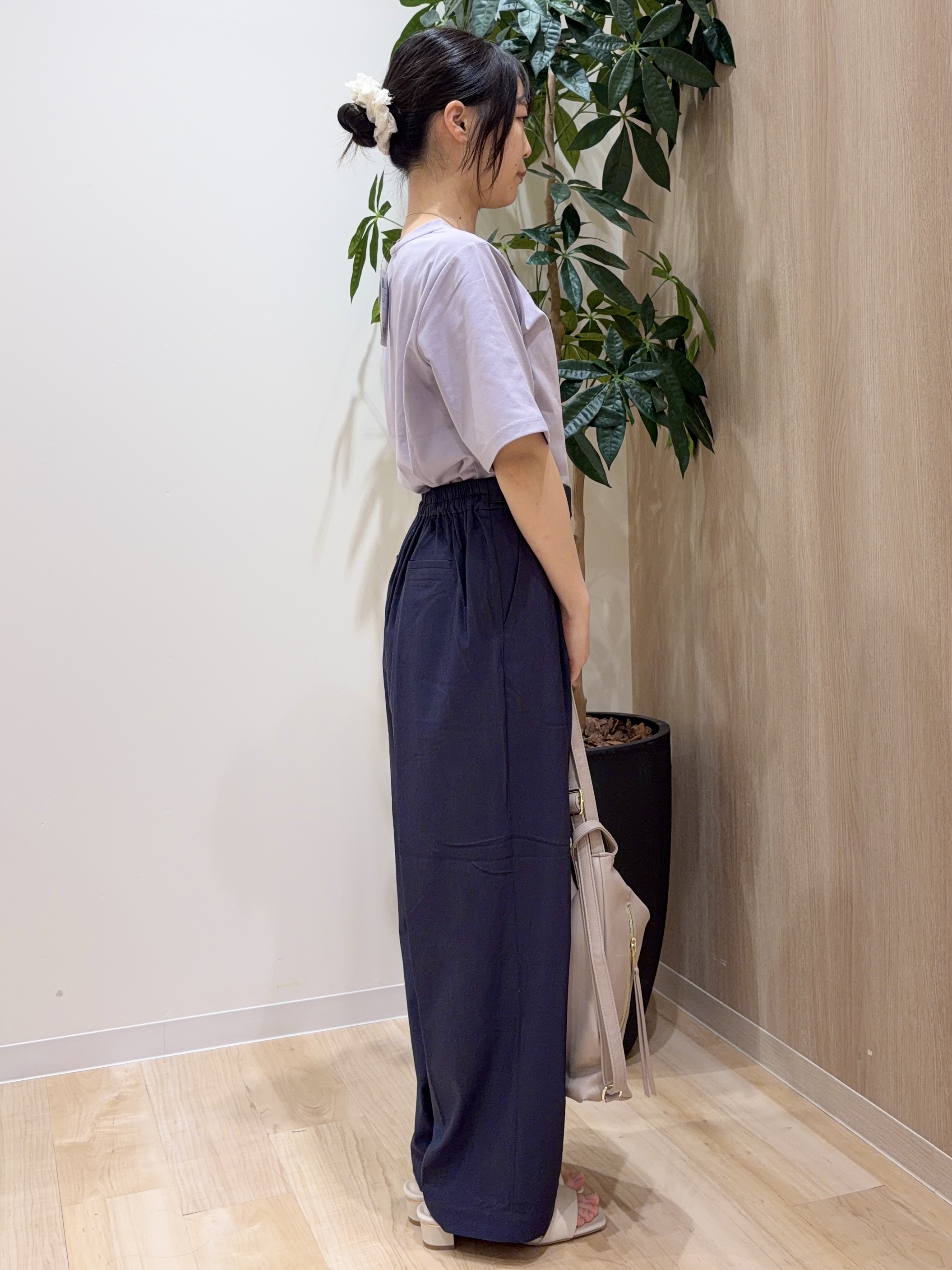 ayaneさんの「grove｜【吸水速乾・UVカット・接触冷感・マシンウォッシャブル】ベーシックMIXロゴプリントT」を使ったコーディネート