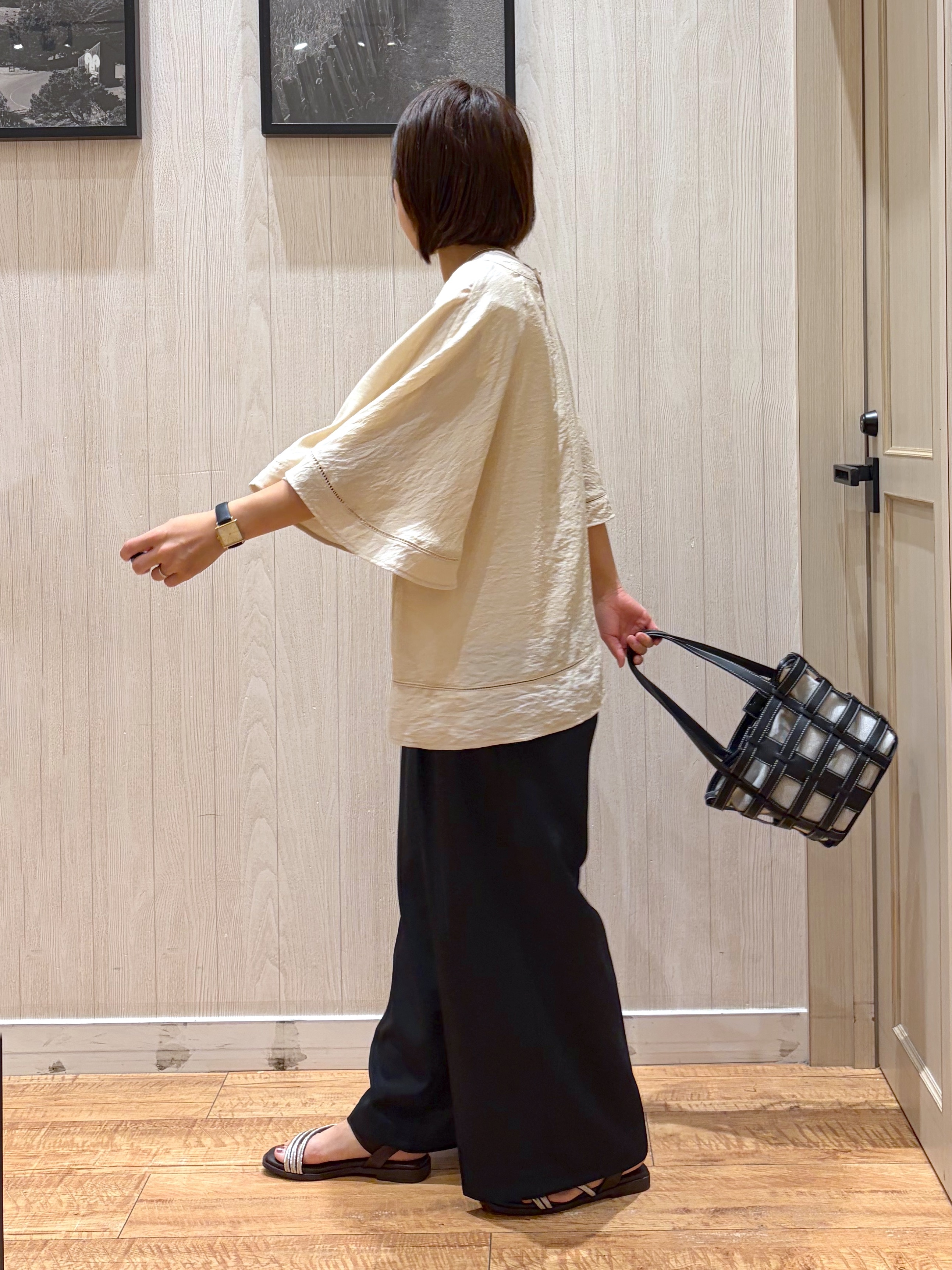 shirayuuuさんの「SHOO･LA･RUE｜【ひんやり/S-LL/洗濯機可】体型カバー ふんわりスラブポンチョ風ブラウス」を使ったコーディネート