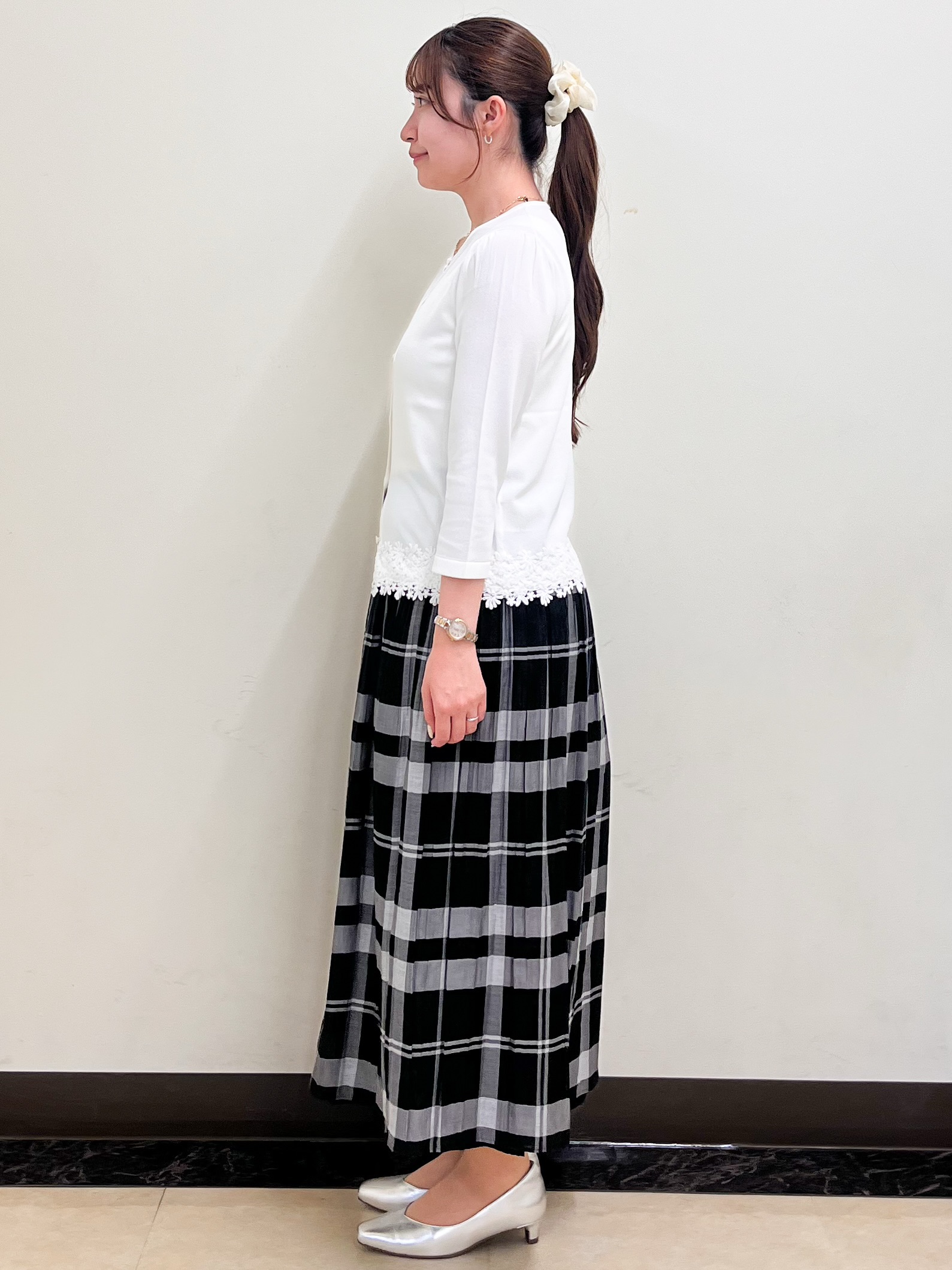 mikikoさんの「Reflect｜レースデザイン ニットカーディガン」を使ったコーディネート