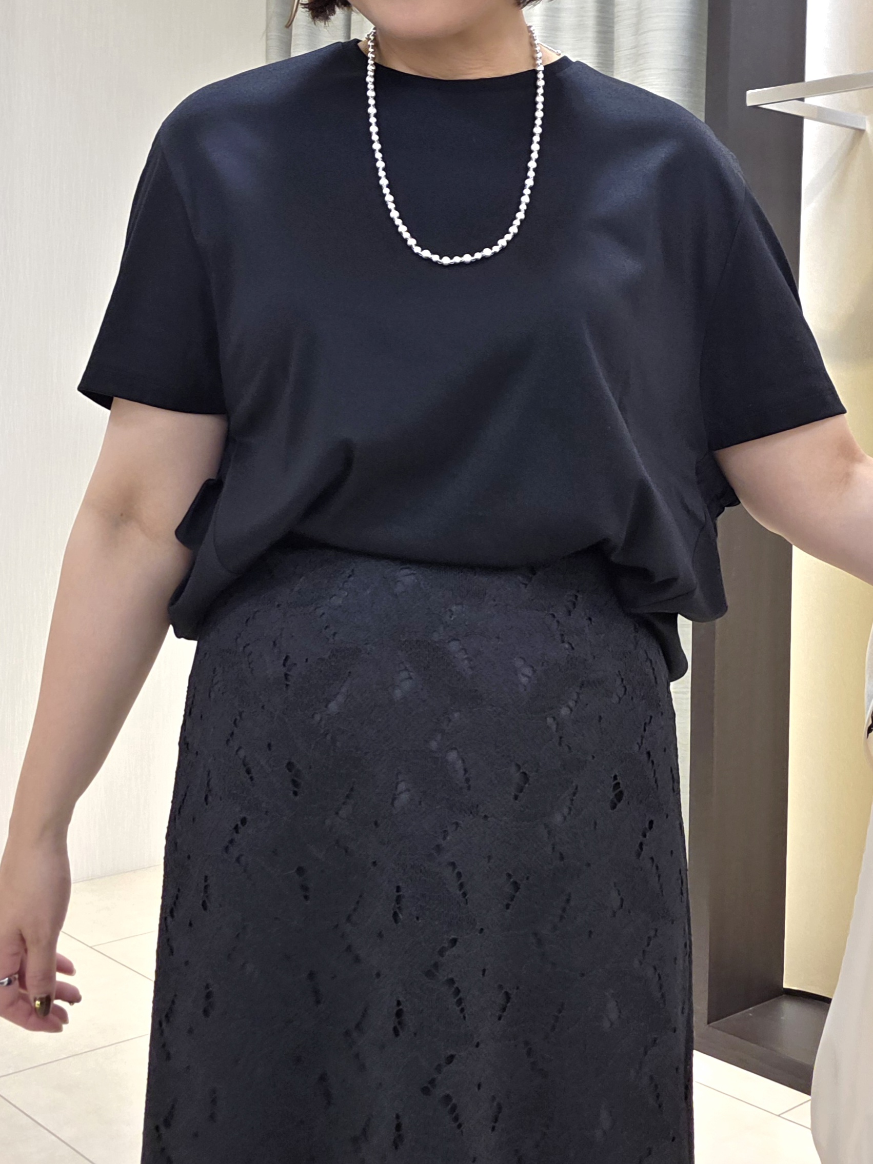 naokoさんの「UNTITLED｜トリコットシアーブラウス」を使ったコーディネート