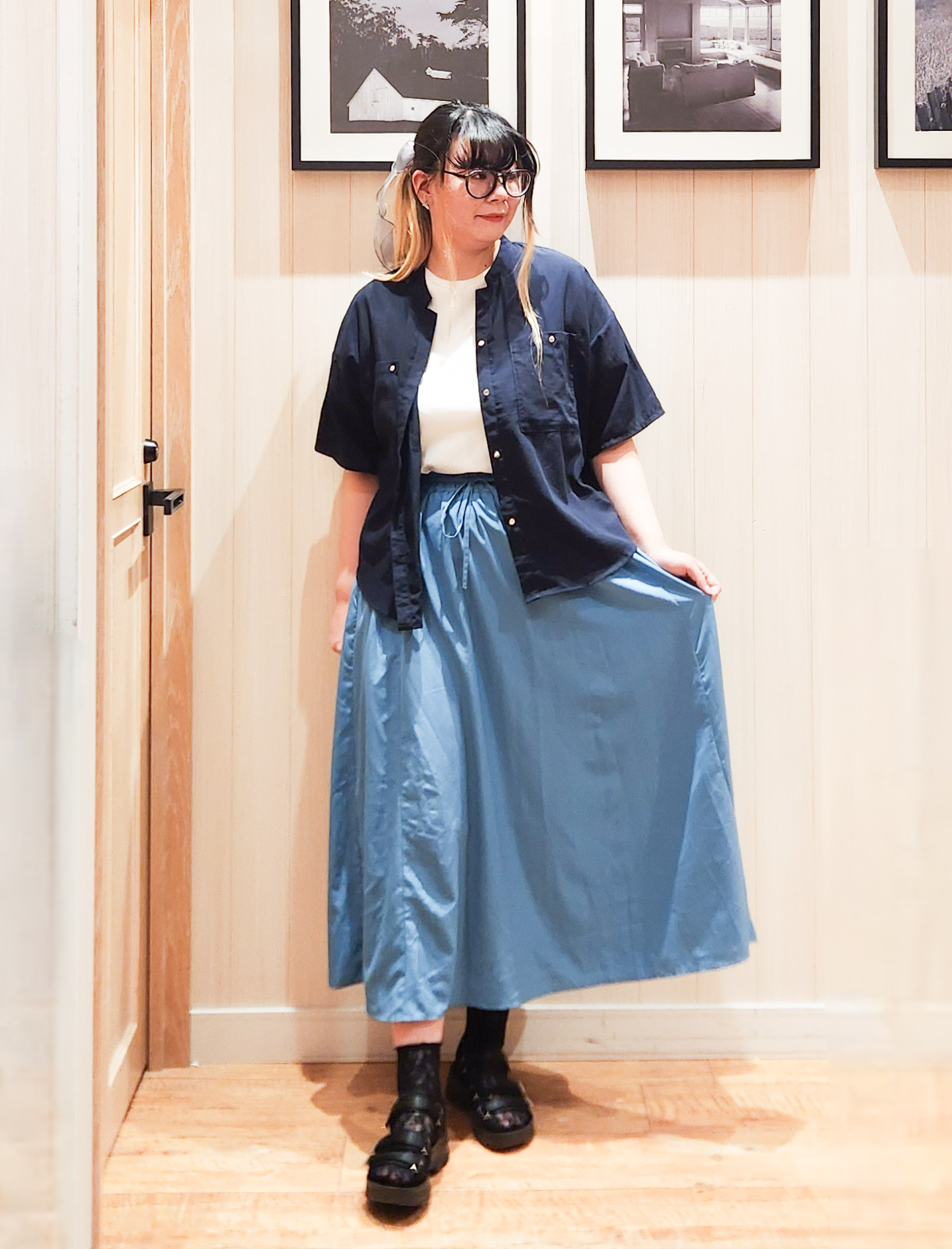 れーやんさんの「SHOO･LA･RUE｜【洗濯機可/S-LL】大人の抜け感 ゆるっと5分袖シャツ」を使ったコーディネート