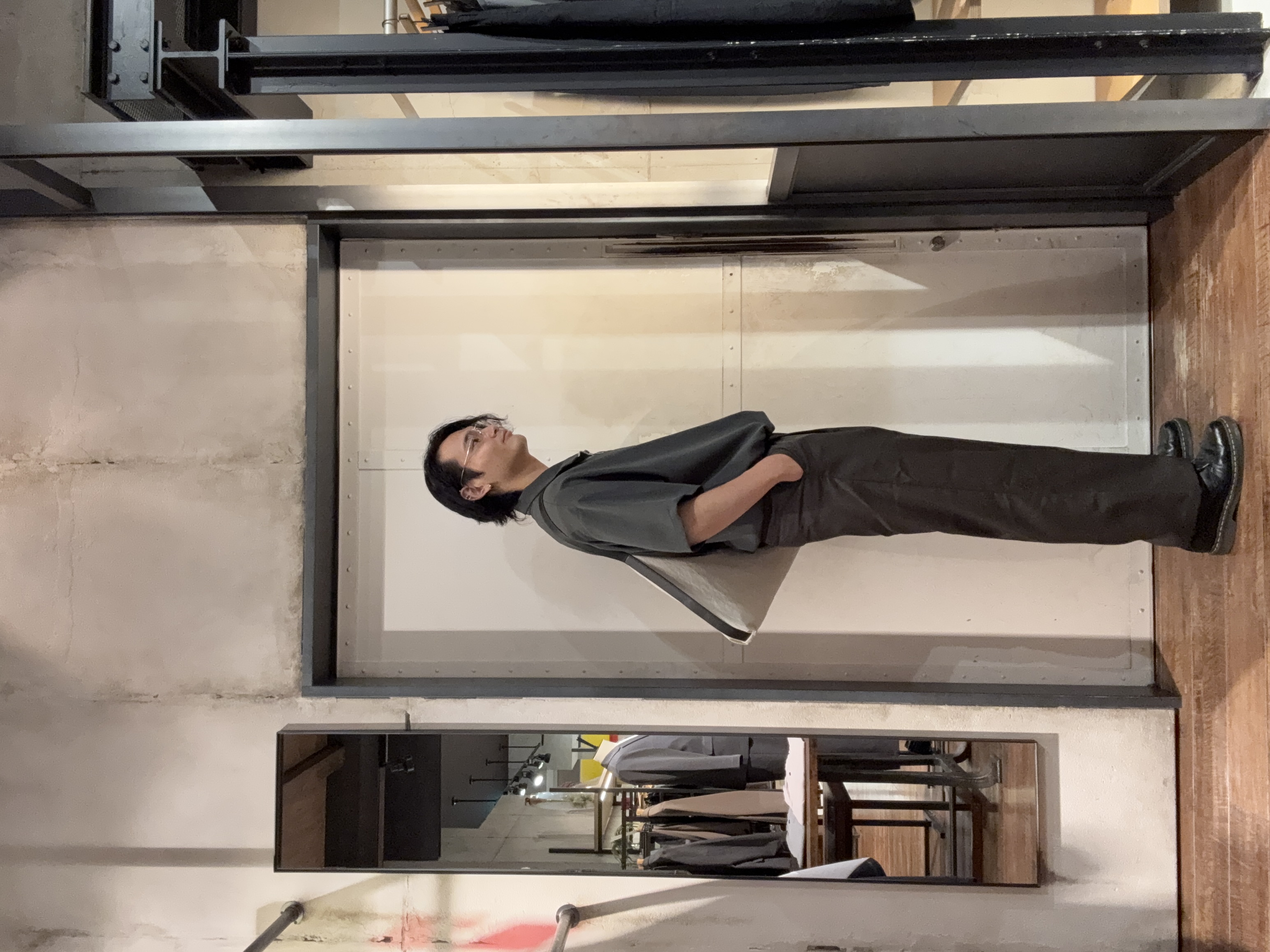 大江正眞さんの「tk.TAKEO KIKUCHI｜リネン調バレルパンツ」を使ったコーディネート