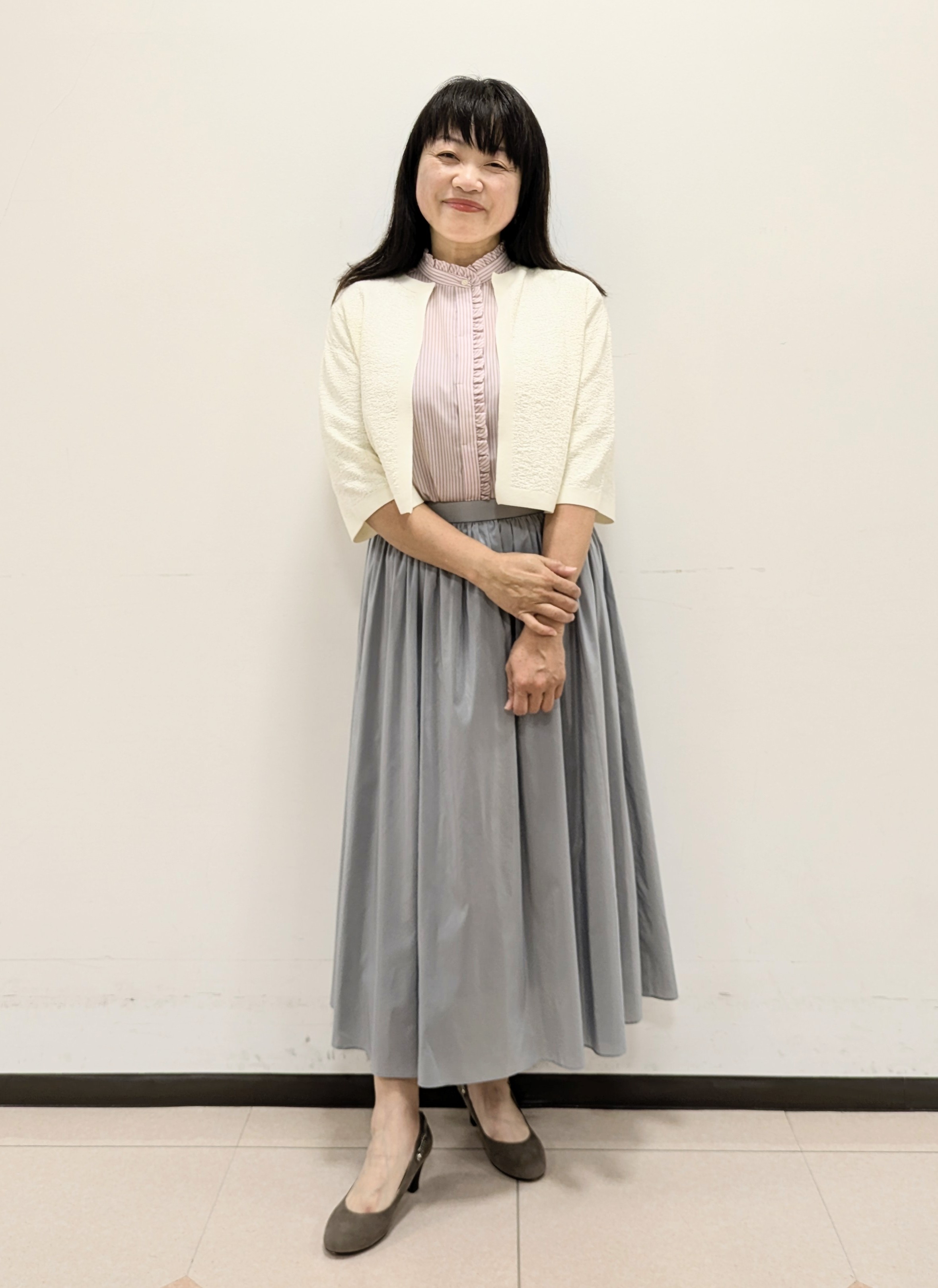 ともさんの「UNTITLED｜【接触冷感/通気性/洗える】フロントフリルブラウス」を使ったコーディネート