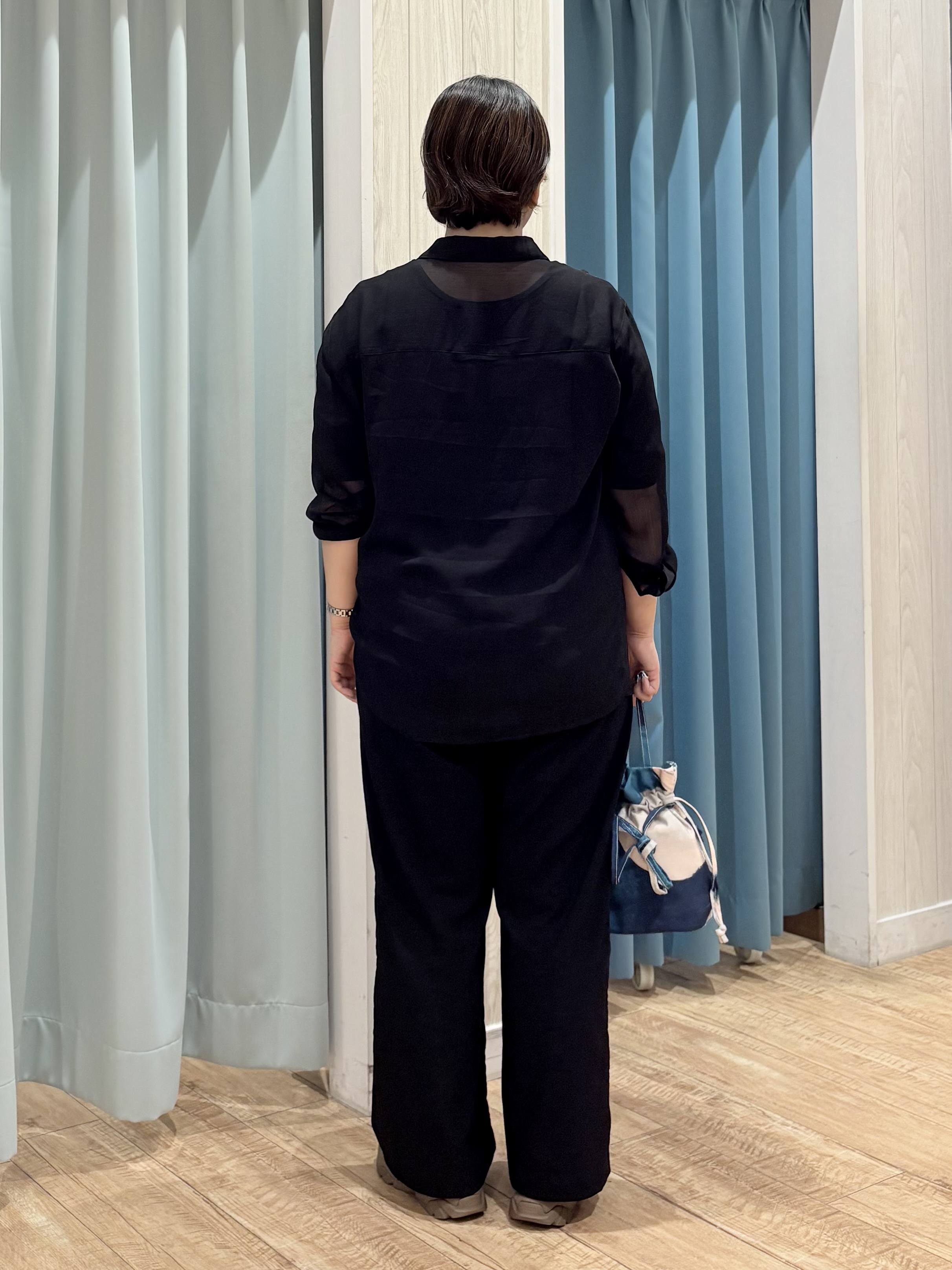 砂糖さんの「SHOO･LA･RUE｜【洗濯機可】ダブルポケット 楊柳しぼしぼシアーシャツ」を使ったコーディネート