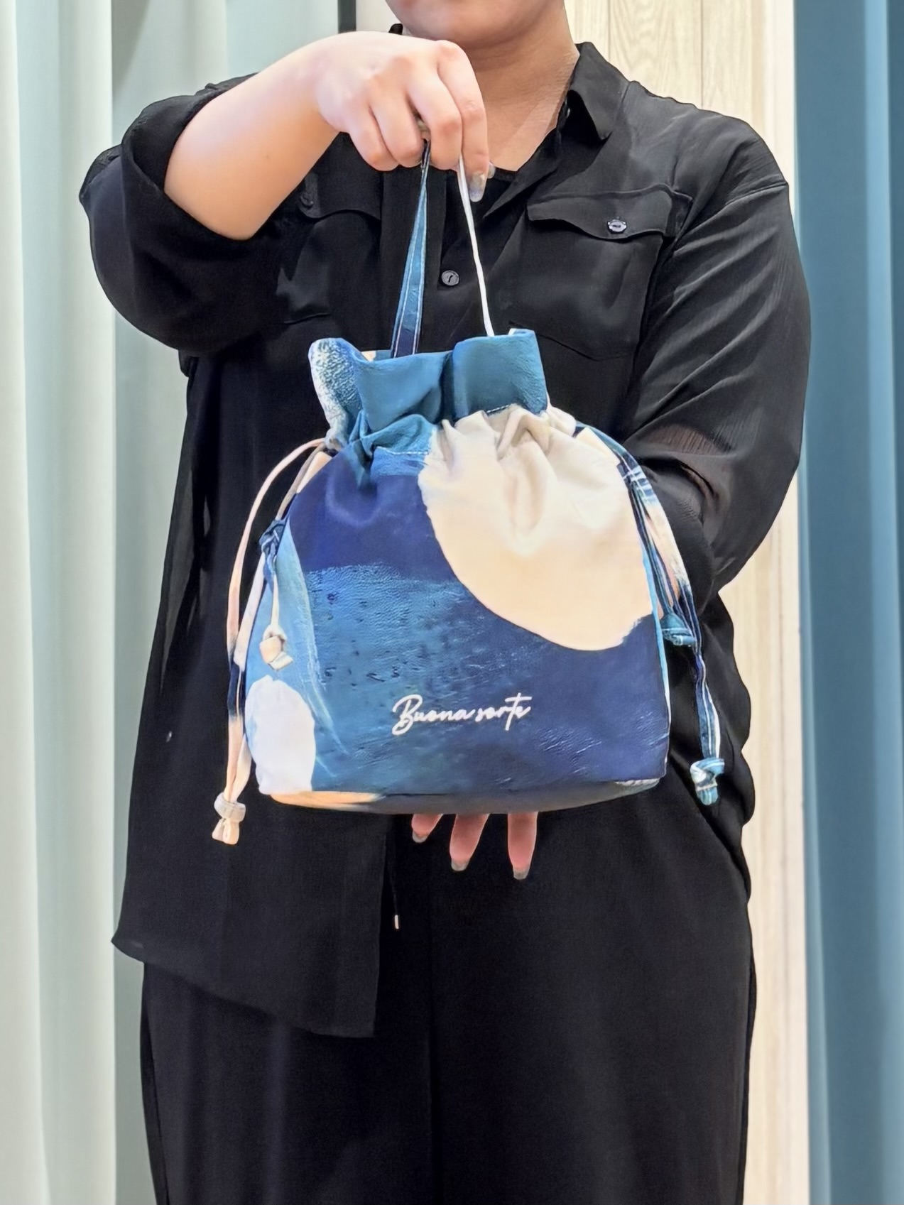 砂糖さんの「SHOO･LA･RUE｜【洗濯機可】ダブルポケット 楊柳しぼしぼシアーシャツ」を使ったコーディネート