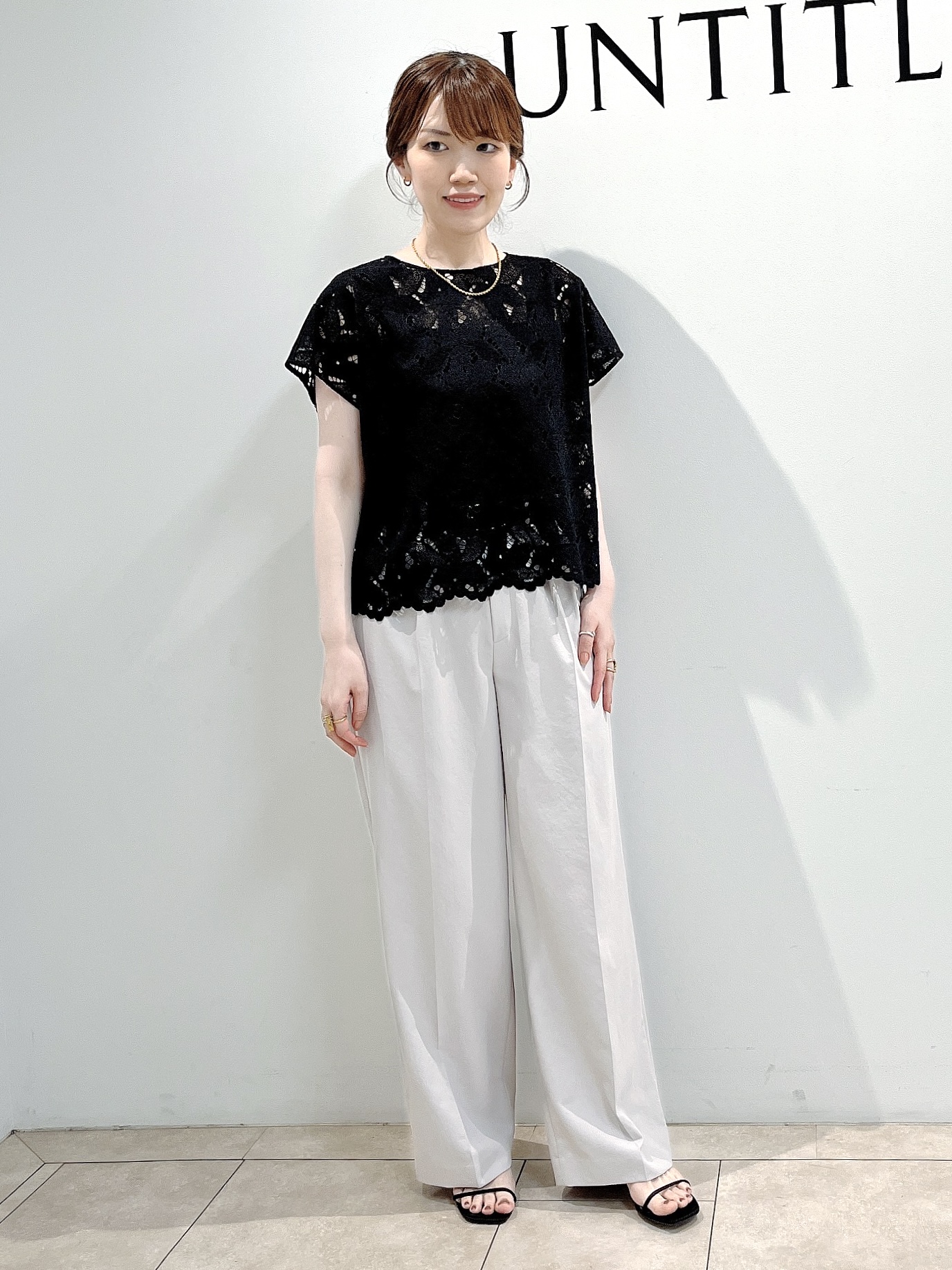 hayaさんの「UNTITLED｜【セットアップ可/品のある透け感】リーフレースブラウス」を使ったコーディネート