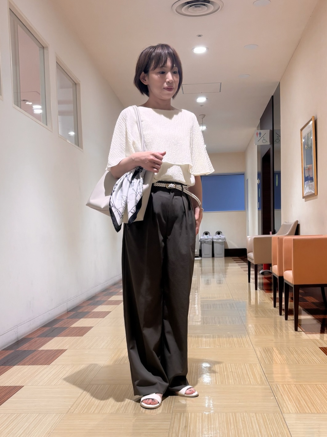 Satoさんの「UNTITLED｜【洗える/ストレッチ性/フェミニン】ケープデザインブラウス」を使ったコーディネート
