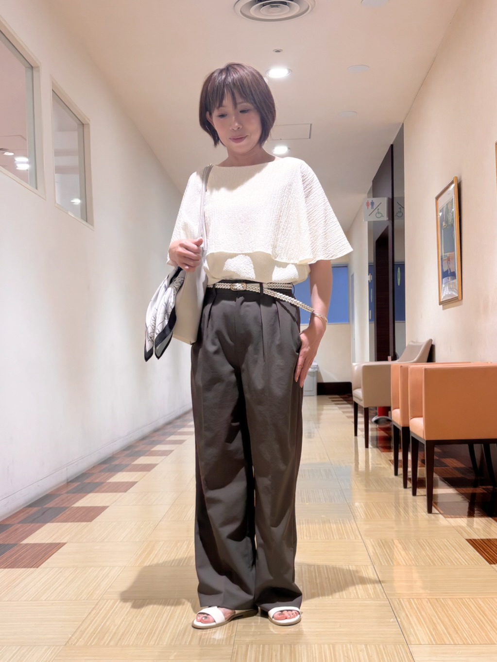 Satoさんの「UNTITLED｜【洗える/ストレッチ性/フェミニン】ケープデザインブラウス」を使ったコーディネート