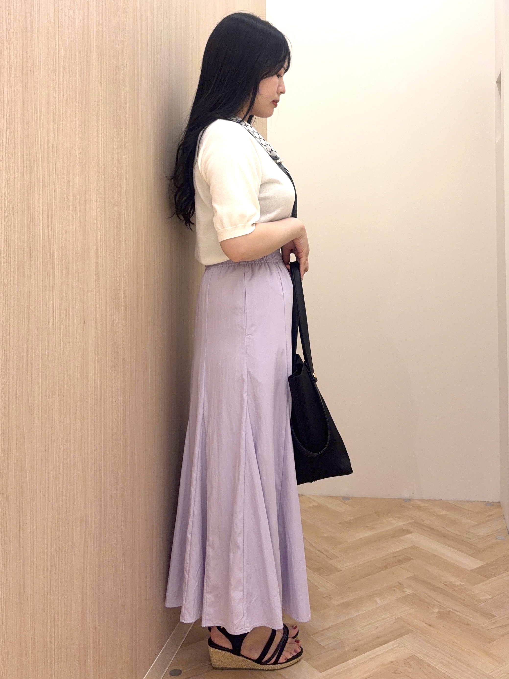minamiさんの「grove｜【大人気アイテム5分袖で登場！】スカーフ柄ボウタイ五分袖ニットプルオーバ―」を使ったコーディネート