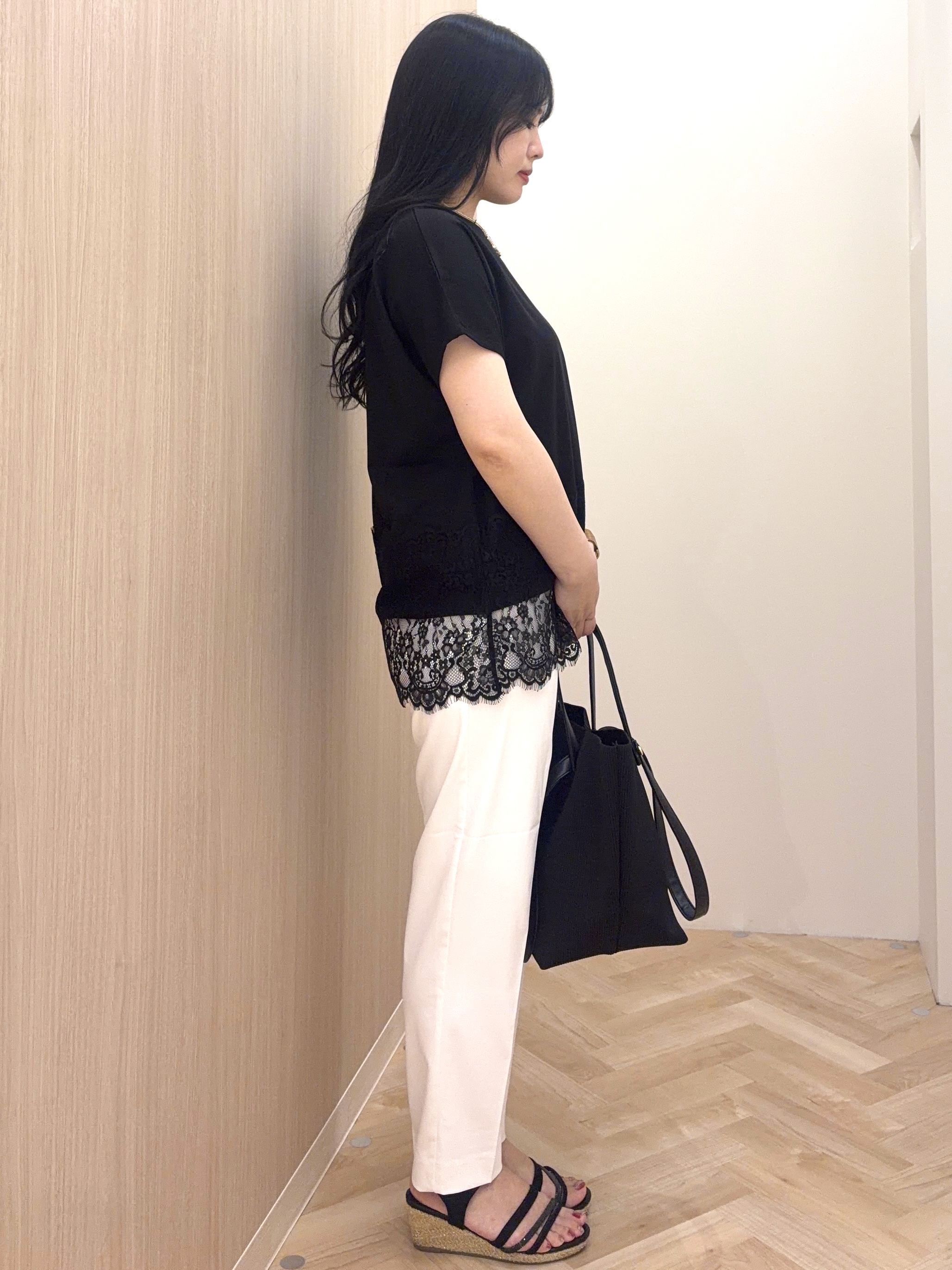minamiさんの「grove｜【持続冷感/SET UP可】ひんやりポンチシリーズ／裾レースドルマンカットソー」を使ったコーディネート