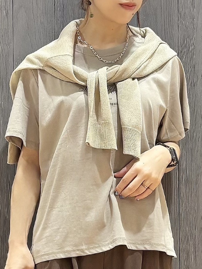 meiさんの「SHOO･LA･RUE｜【綿100%/ひんやり/S-LL/洗濯機可】選べる5柄 大人のこなれプリントTシャツ」を使ったコーディネート