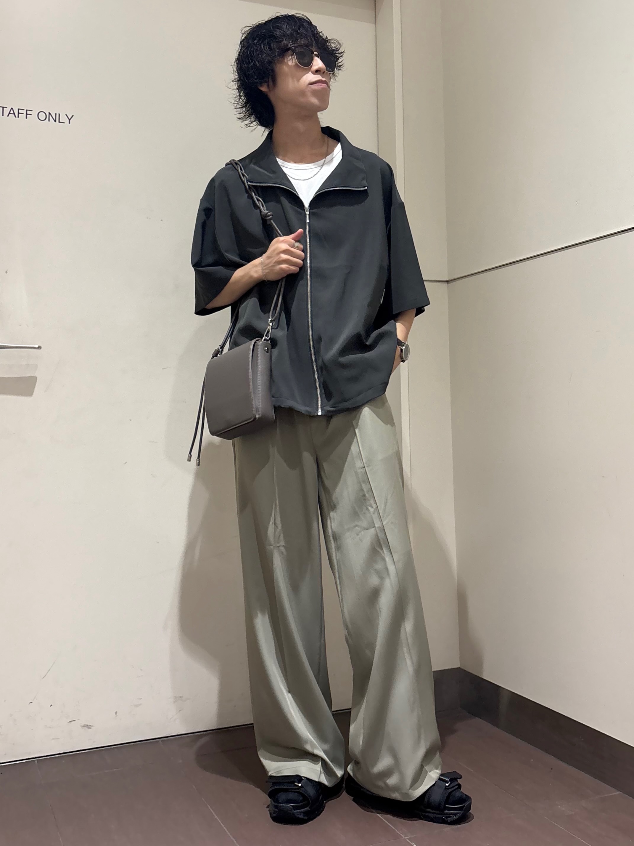 ナノシーさんの「tk.TAKEO KIKUCHI｜【接触冷感／2WAY】洗えるZIPシャツアウター」を使ったコーディネート