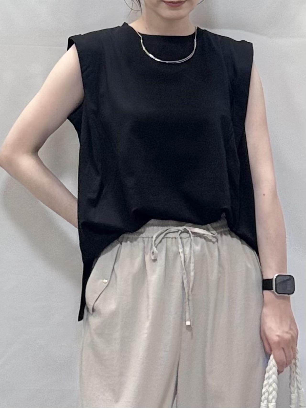𝐇𝐢𝐫𝐨𝐦𝐢さんの「SHOO･LA･RUE｜【UVカット/接触冷感】とろみタックノースリーブトップス」を使ったコーディネート