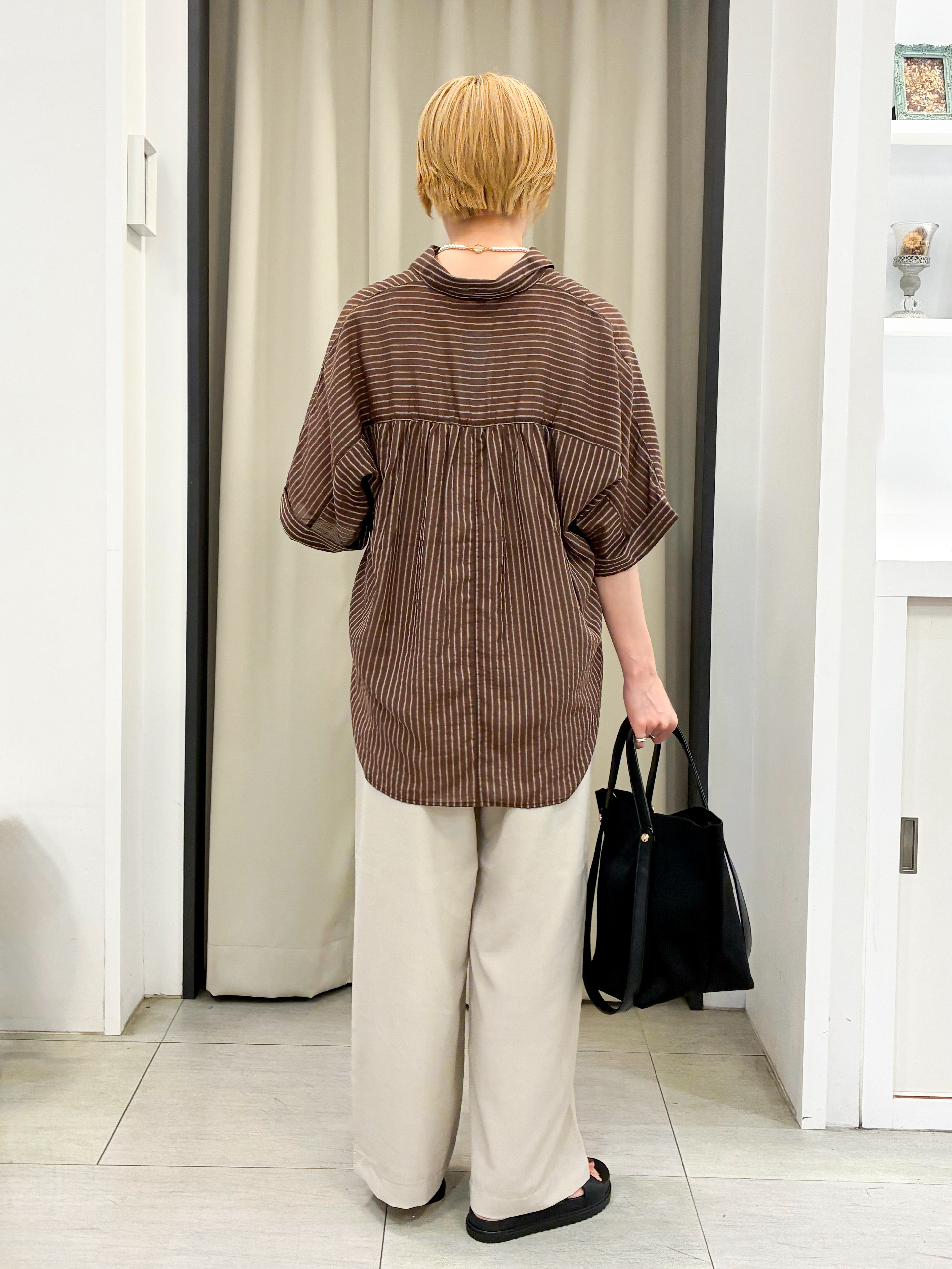 eguchiさんの「grove｜【洗濯機◎・体型カバー】ON/OFF使える、シアースキッパーシャツ」を使ったコーディネート