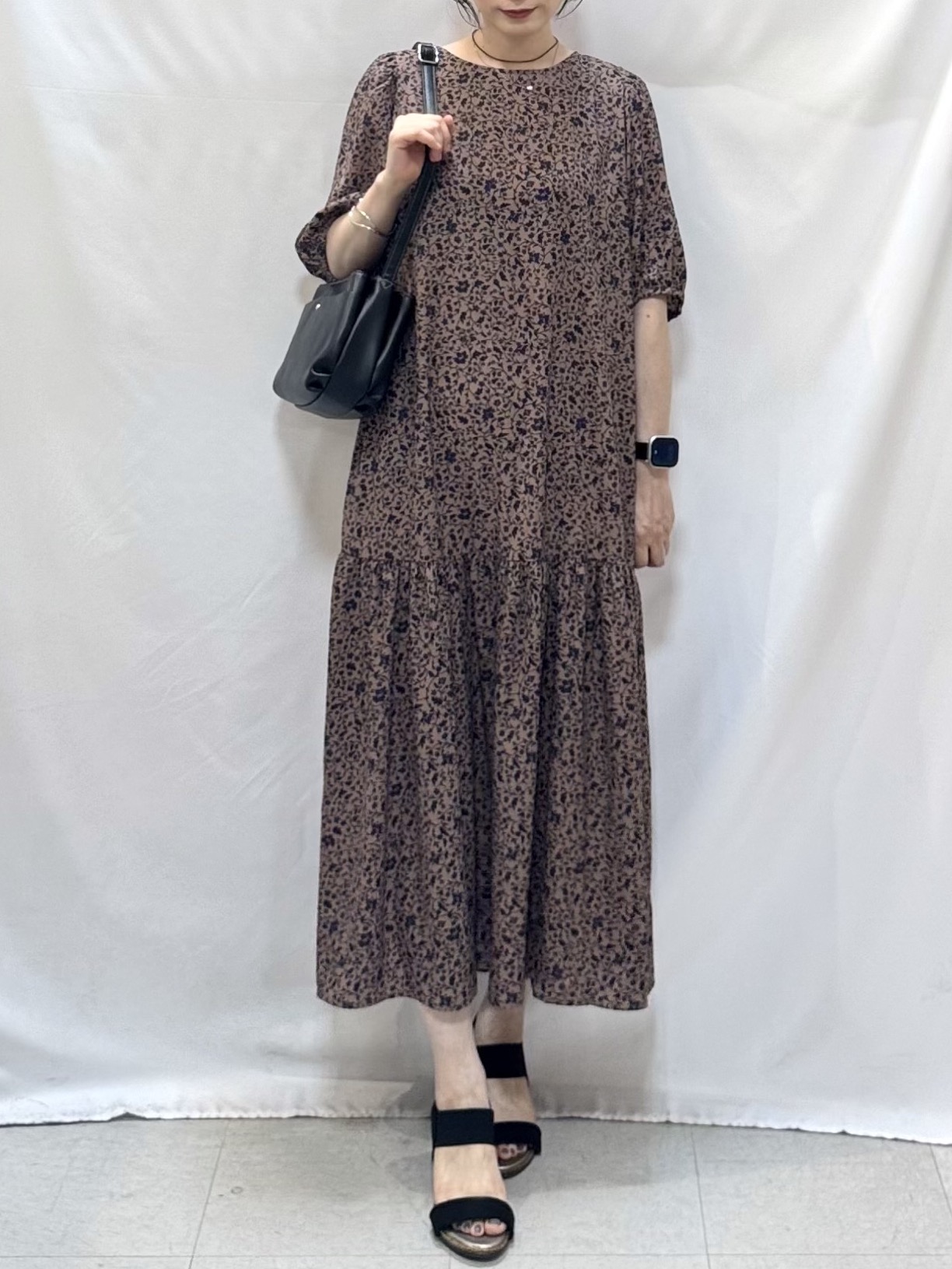 𝐇𝐢𝐫𝐨𝐦𝐢さんの「SHOO･LA･RUE｜花柄ティアードワンピース」を使ったコーディネート