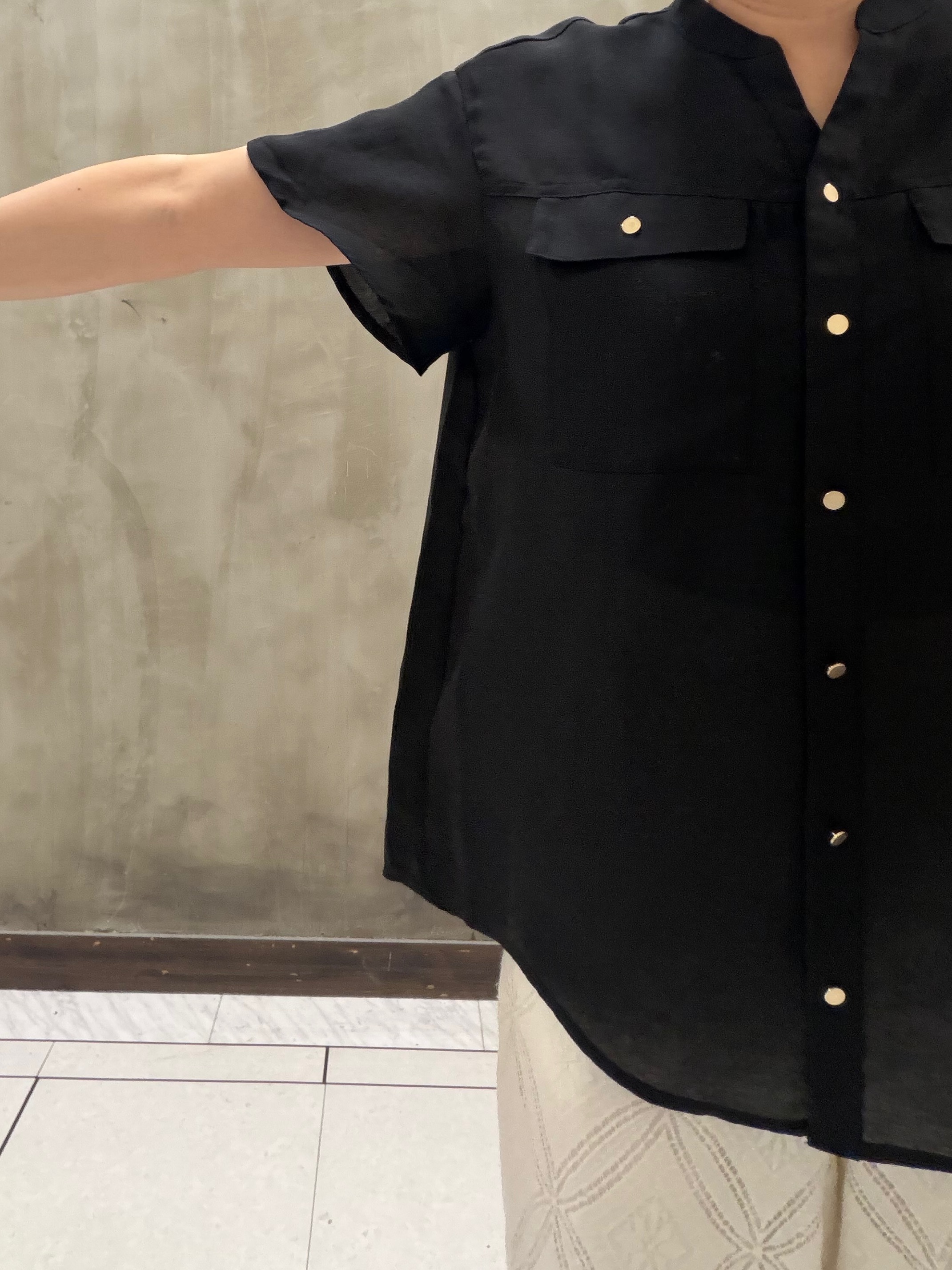 すえさんの「grove｜【洗濯機OK・ひんやり/SETUP可】シワになりにくい、フレアスリーブブラウス」を使ったコーディネート