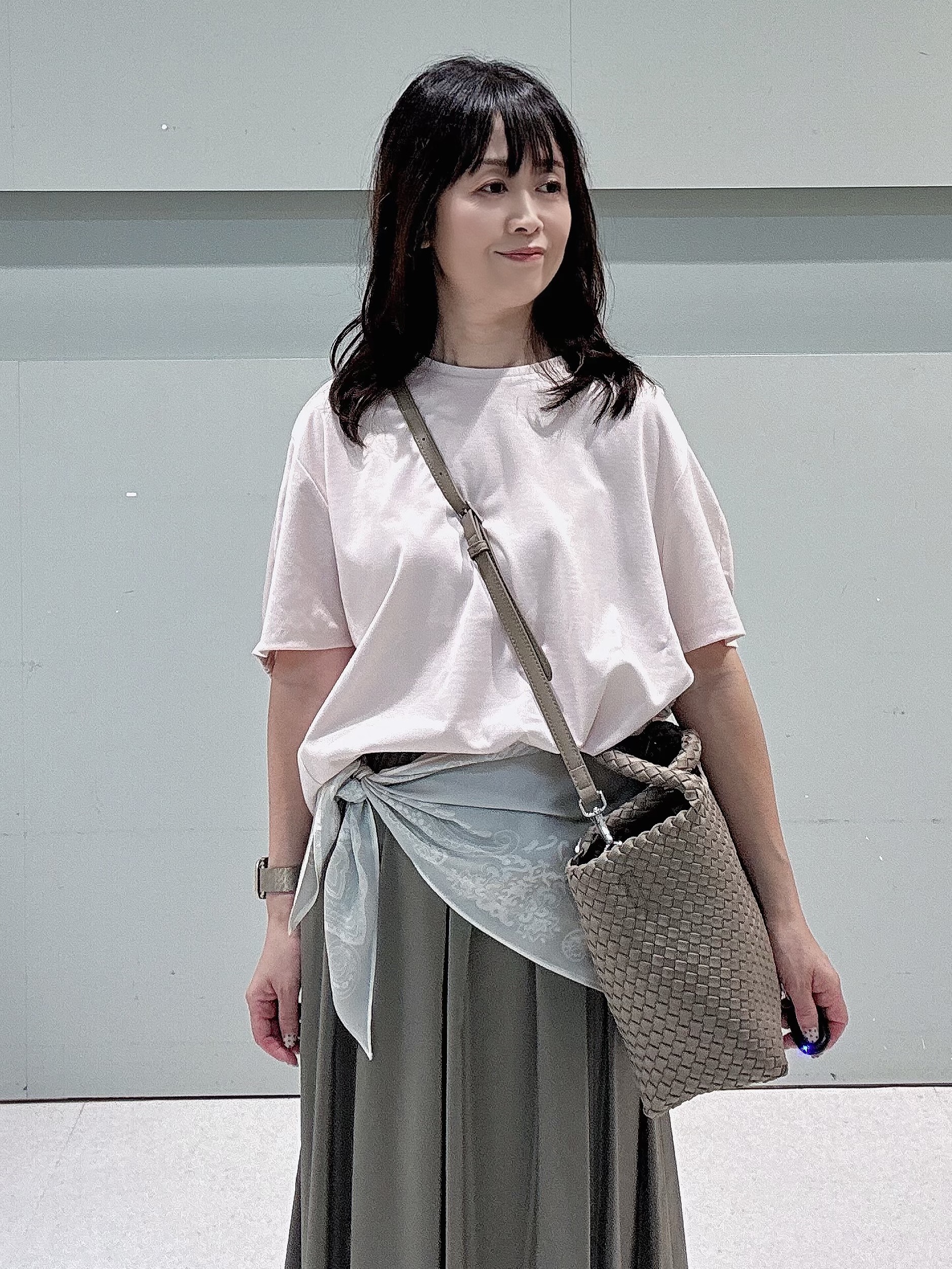 makiさんの「UNTITLED｜【セットアップ可/後ろウエストゴム/光沢感】ローンフレアスカート」を使ったコーディネート