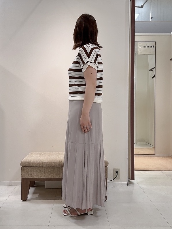 YUIさんの「UNTITLED｜トリコットシアーブラウス」を使ったコーディネート