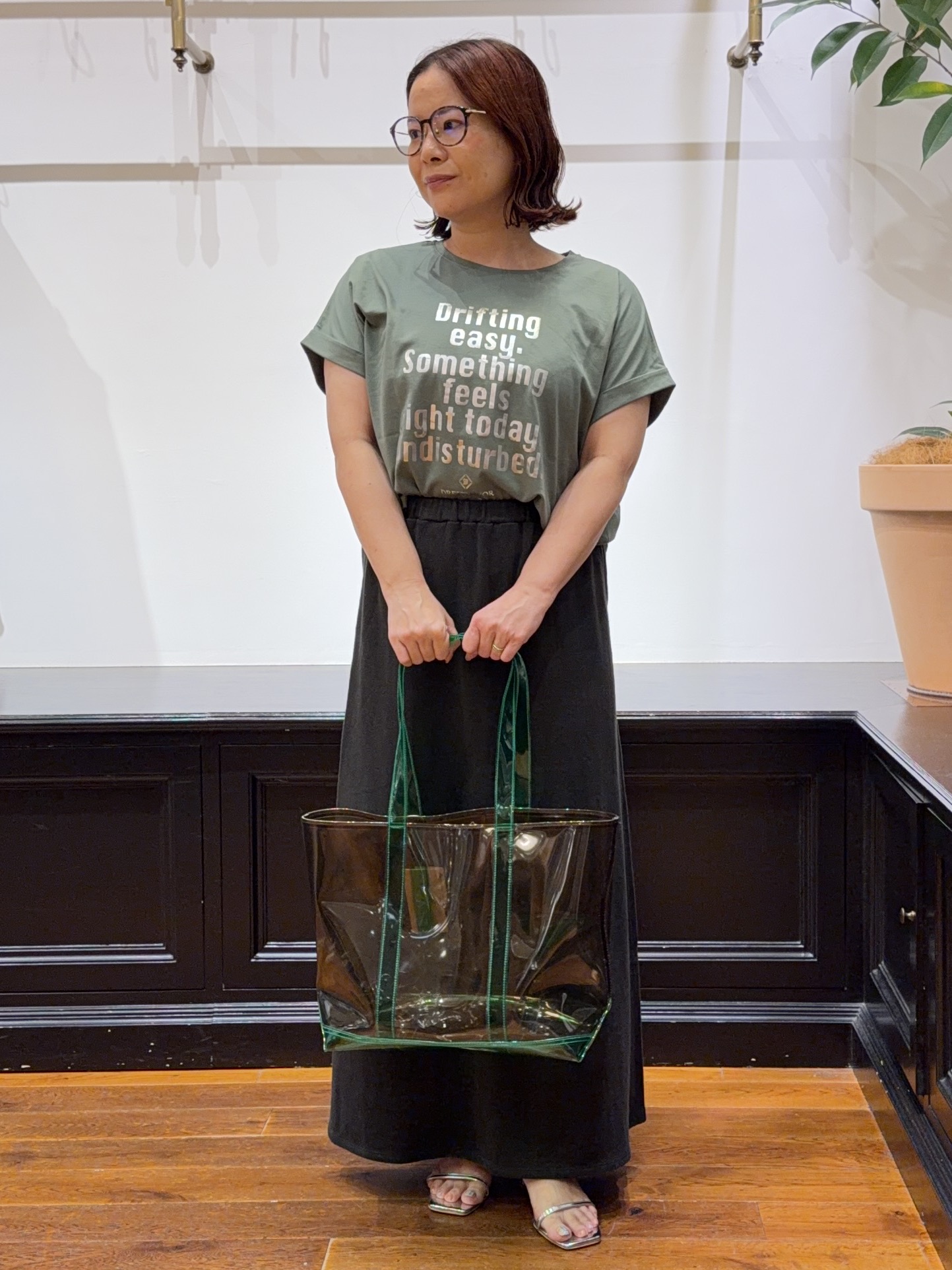 Asamiさんの「【箔ロゴ】箔プリントドルマンスリーブ Tシャツ」を使ったコーディネート
