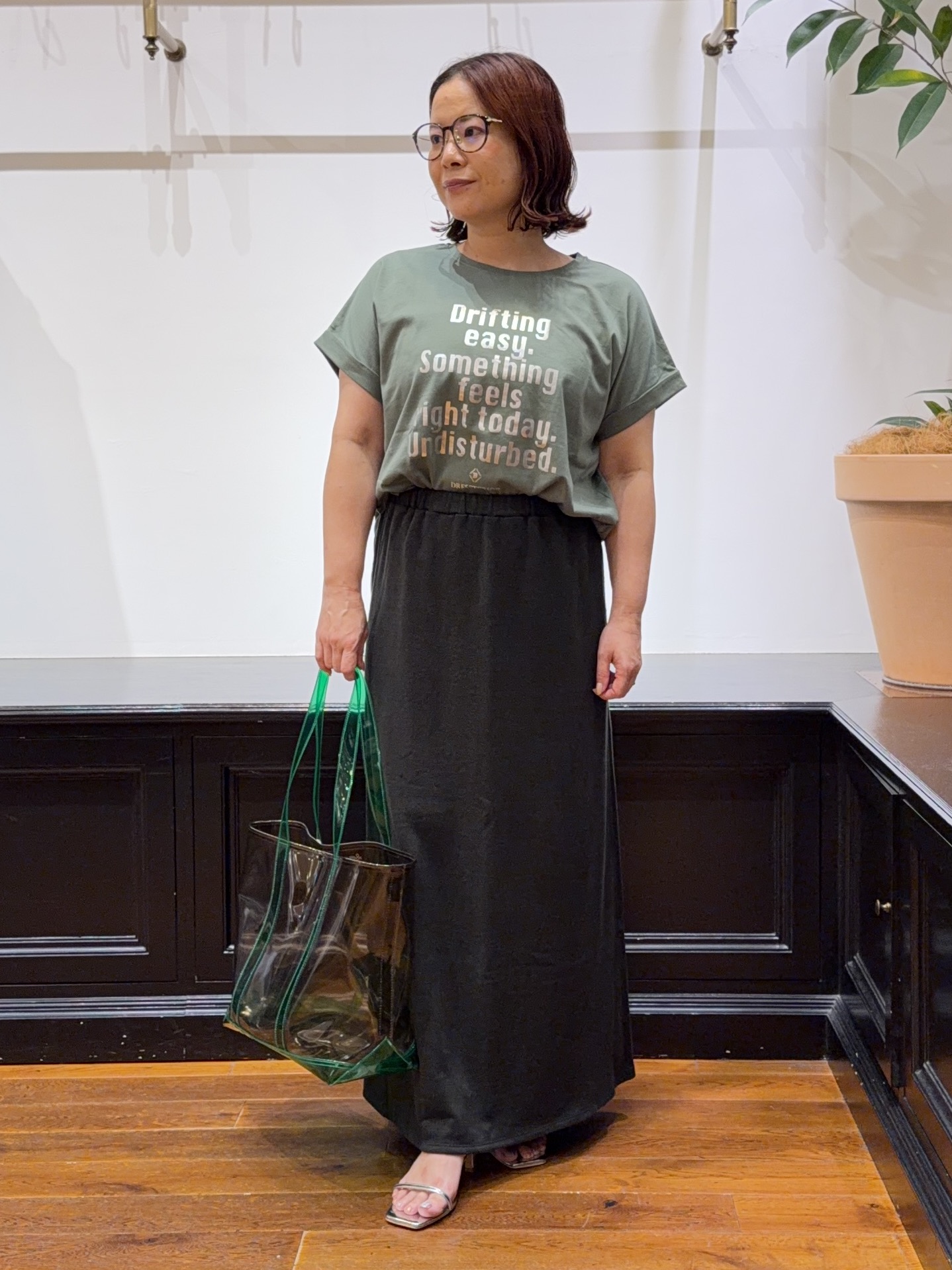 Asamiさんの「【箔ロゴ】箔プリントドルマンスリーブ Tシャツ」を使ったコーディネート