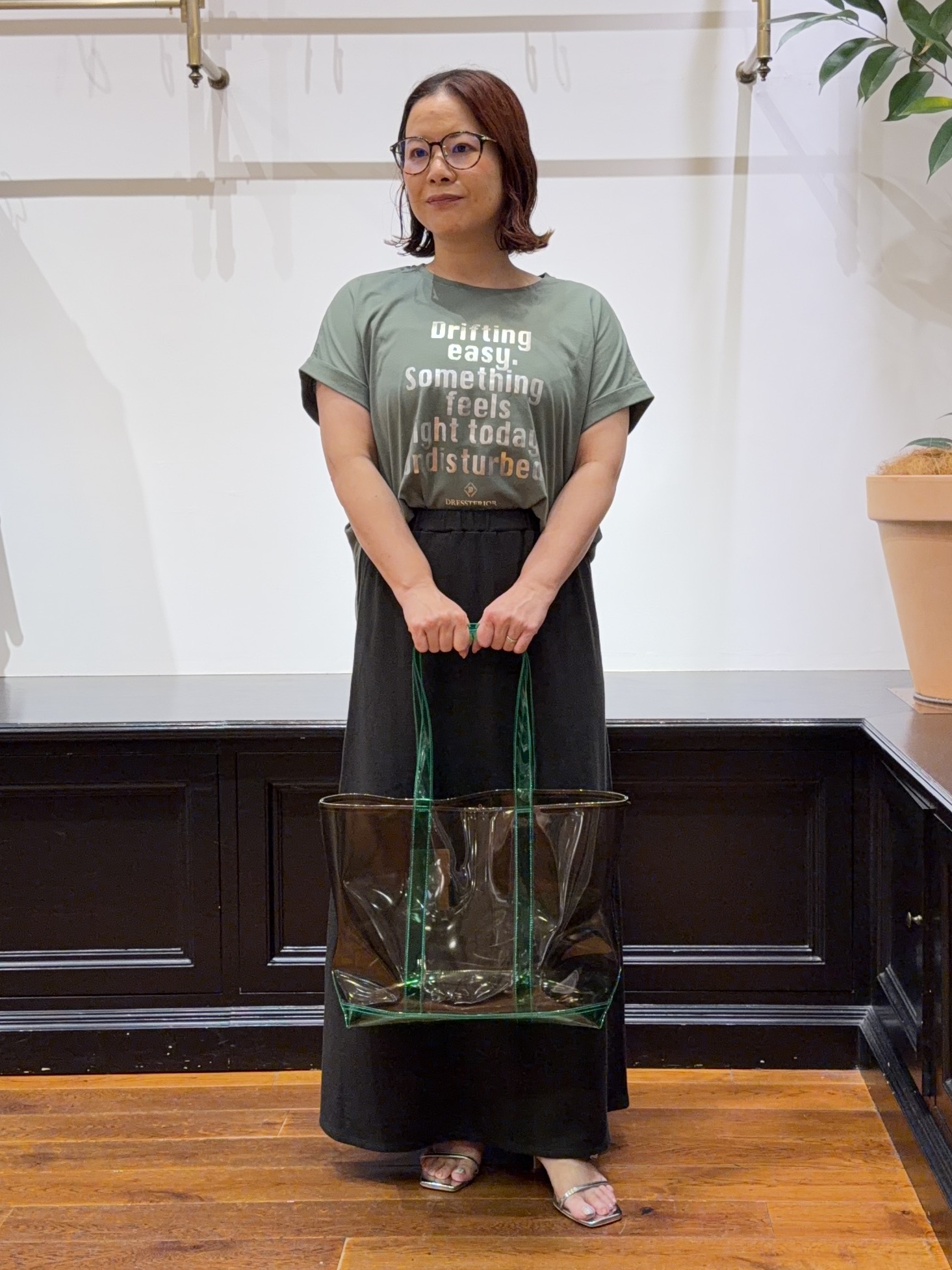 Asamiさんの「【箔ロゴ】箔プリントドルマンスリーブ Tシャツ」を使ったコーディネート