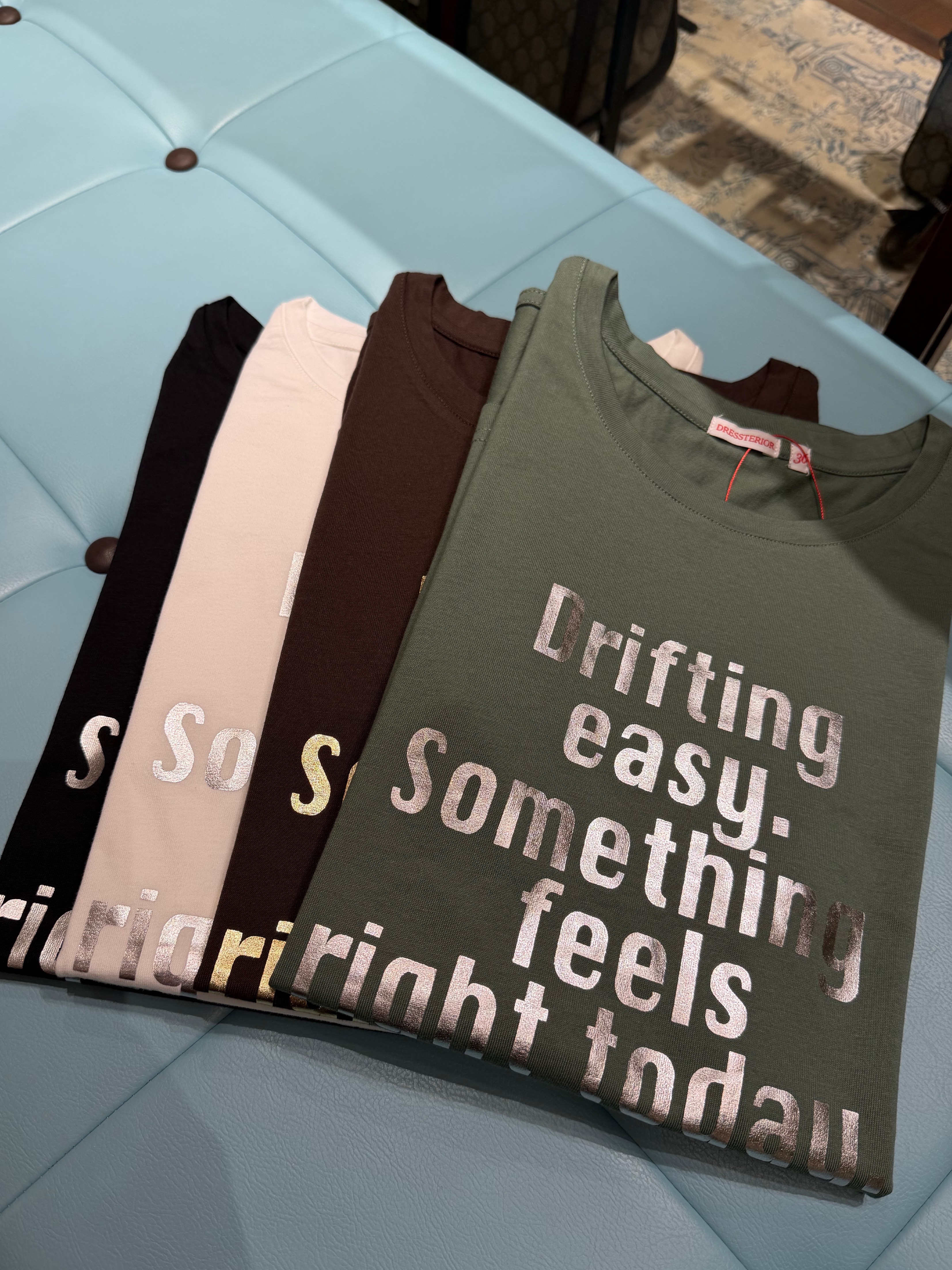 Asamiさんの「【箔ロゴ】箔プリントドルマンスリーブ Tシャツ」を使ったコーディネート