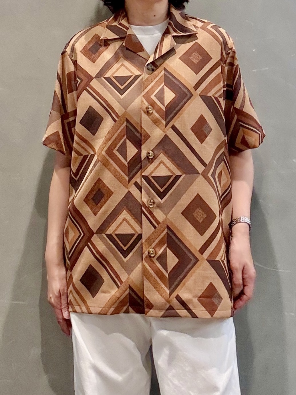 のぐみさんの「TAKEO KIKUCHI｜【吸汗速乾】タイル柄プリント 半袖シャツ」を使ったコーディネート