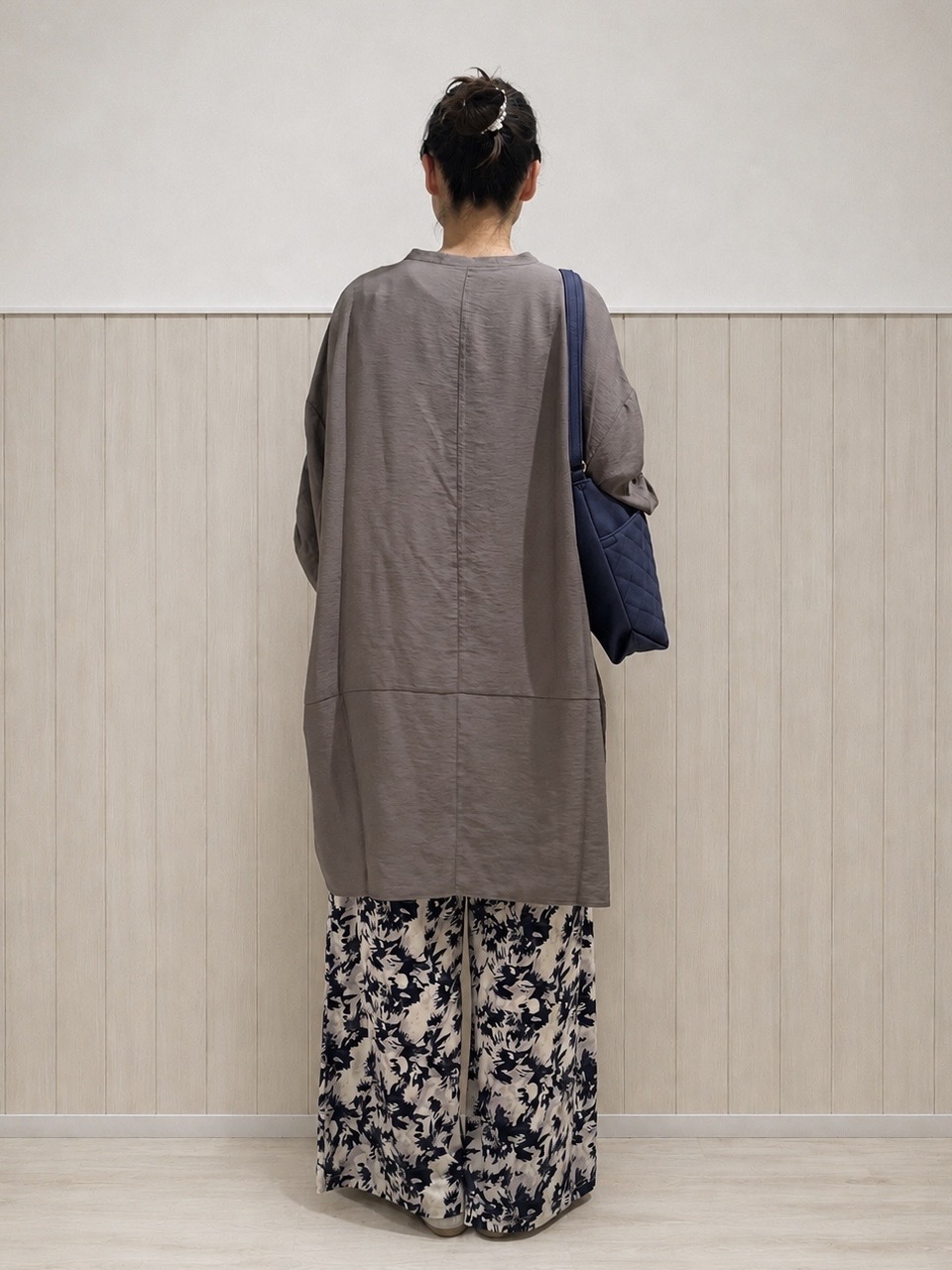 まつみさんの「SHOO･LA･RUE｜【ひんやり/S-LL/洗濯機可】体型カバーにも ゆるっとリラックスチュニック」を使ったコーディネート