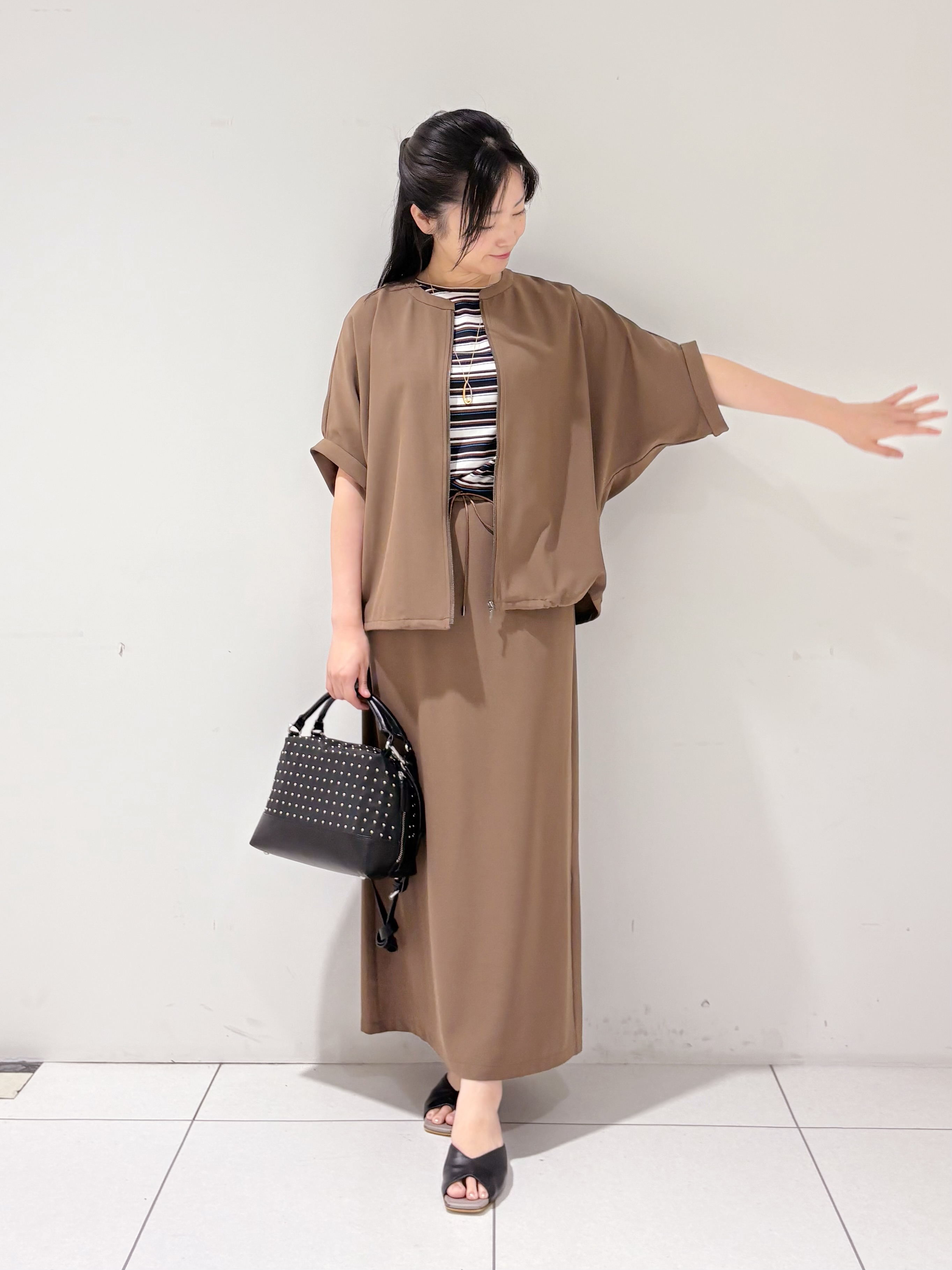 momokoさんの「INDIVI｜【着る日傘】ドルマンフォルムブルゾン」を使ったコーディネート