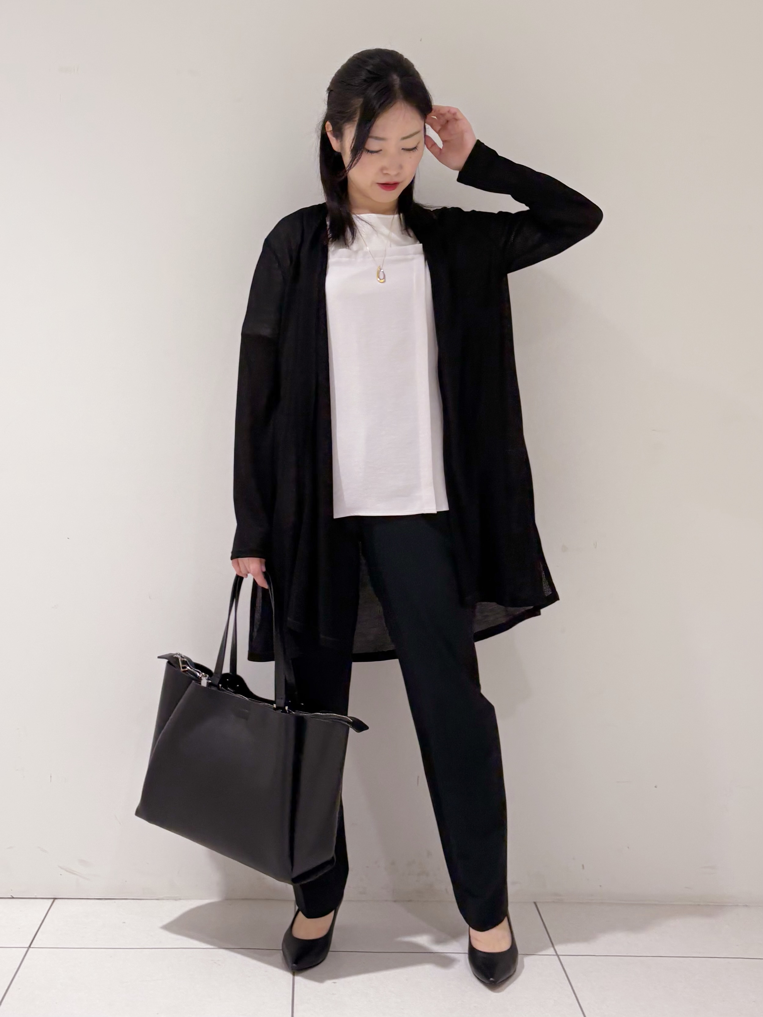 momokoさんの「INDIVI｜【洗える／アンサンブル可能】シアースストライプカーディガン」を使ったコーディネート