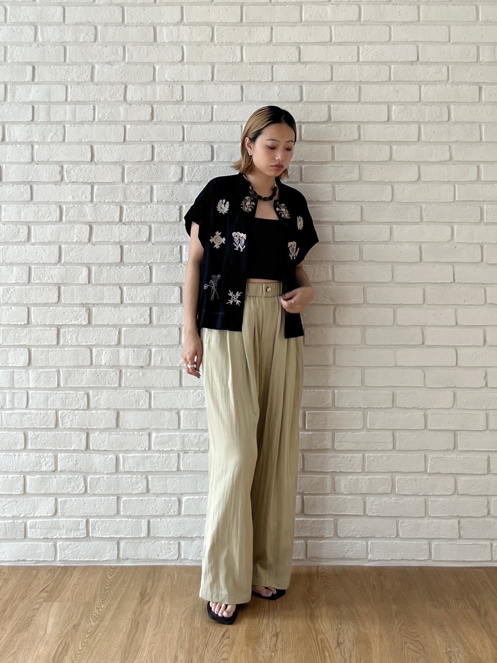 Harukaさんの「INDIVI｜アート刺繍半袖シャツ【セットアップ可能】」を使ったコーディネート