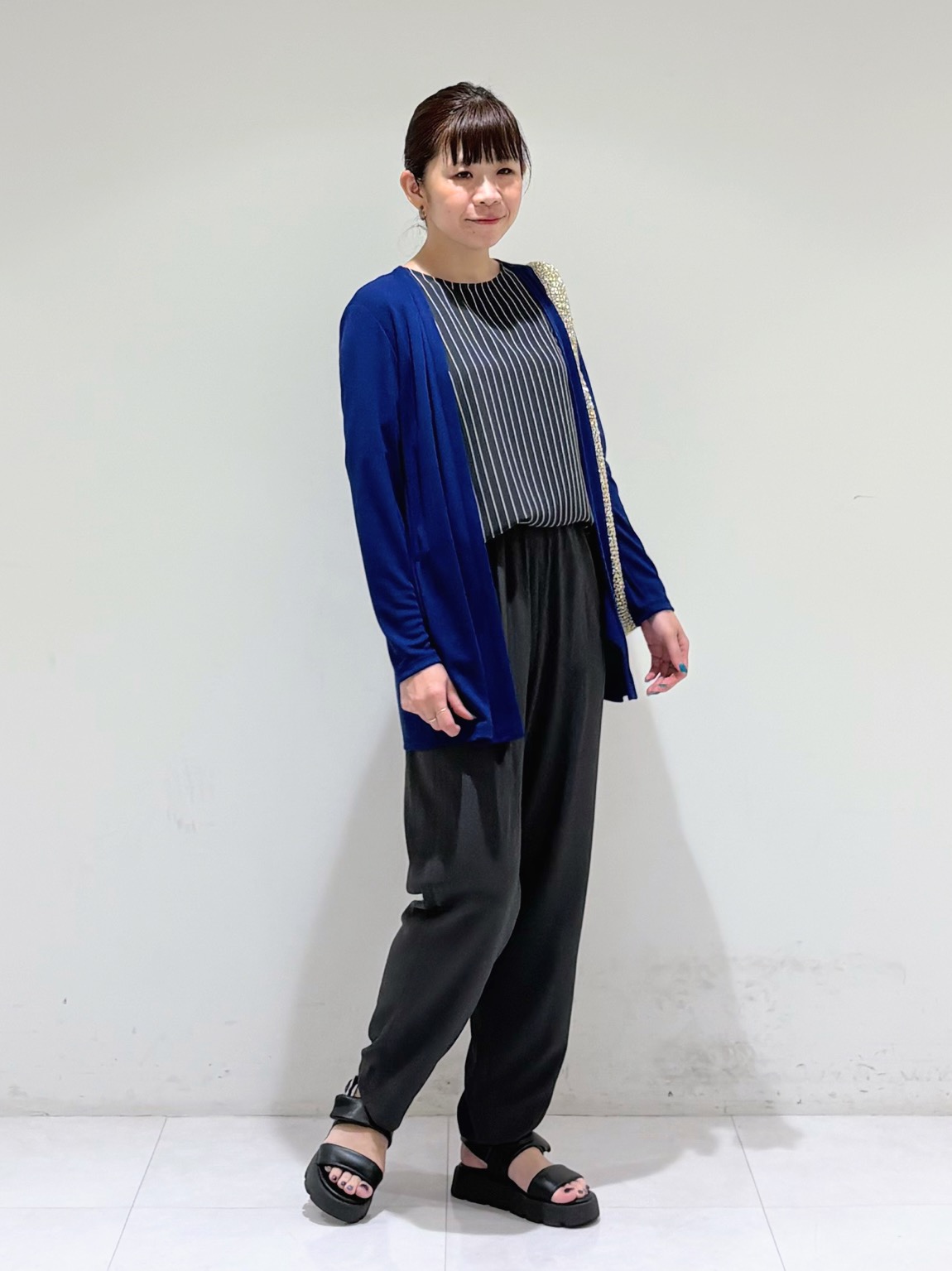 tsuyuさんの「INDIVI｜【大人カジュアル】メタリックかぎ編みボトルバッグ」を使ったコーディネート
