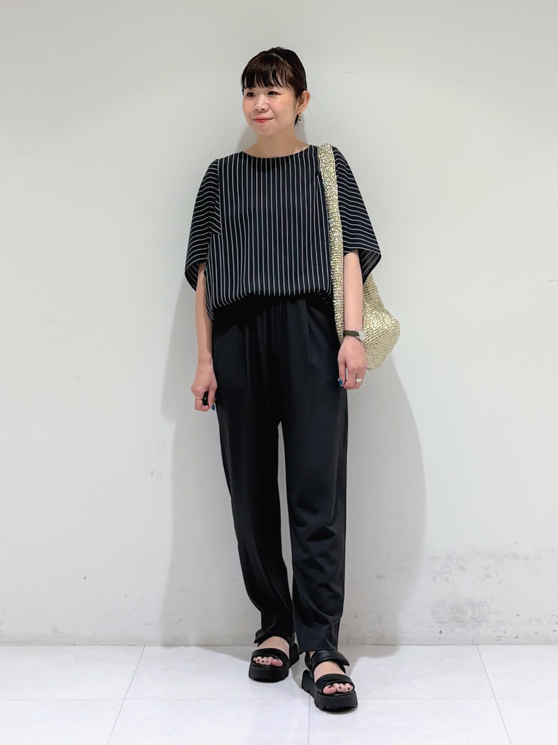 tsuyuさんの「INDIVI｜【大人カジュアル】メタリックかぎ編みボトルバッグ」を使ったコーディネート