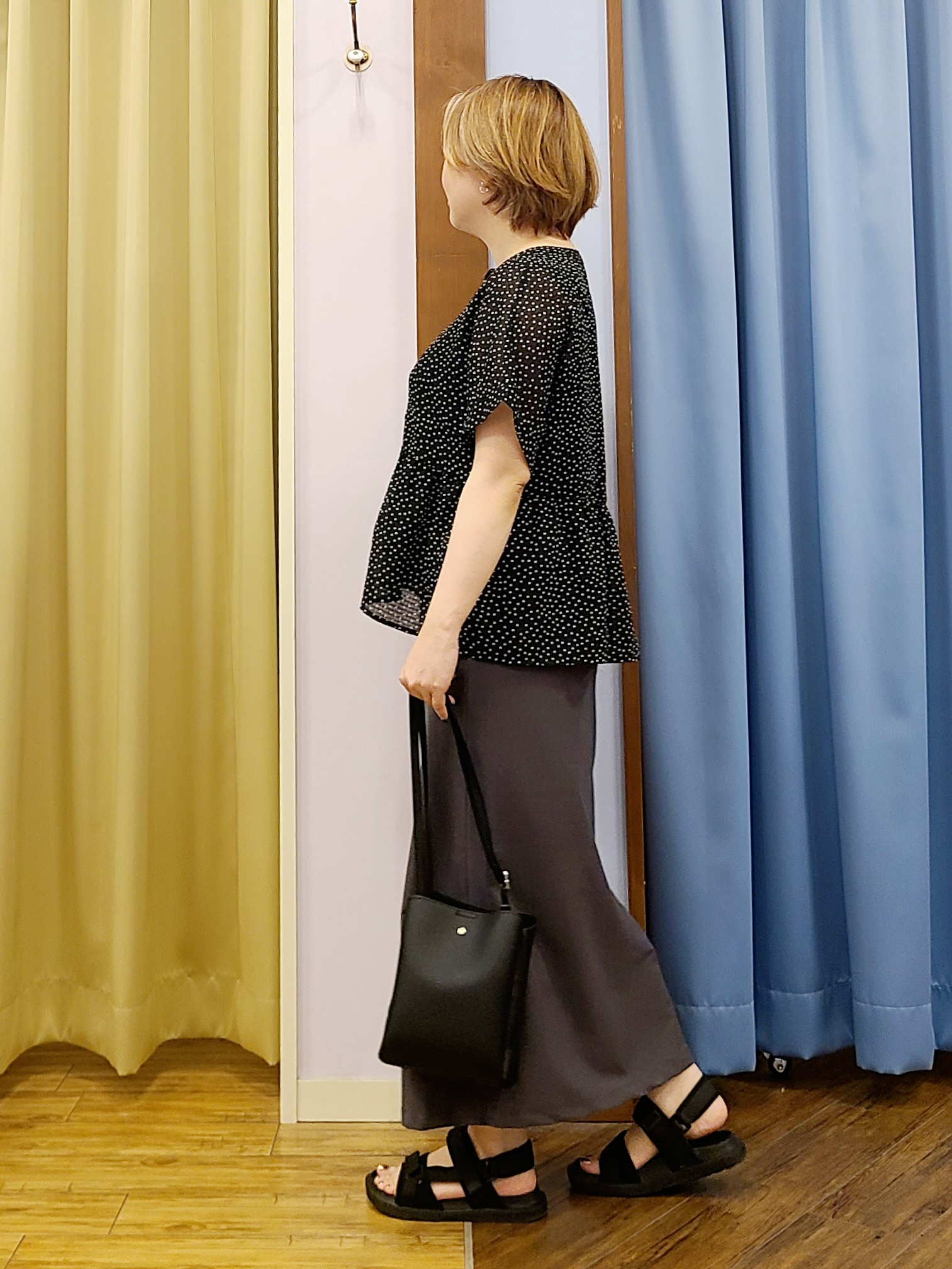 Chiiさんの「SHOO･LA･RUE｜【体型カバー/洗濯機可】二の腕とお腹周りが隠せる シアーペプラムブラウス」を使ったコーディネート
