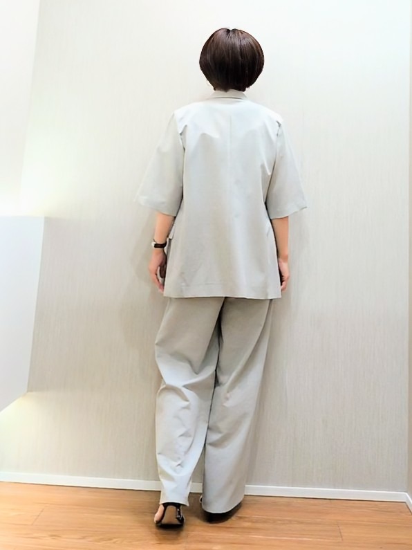 ミズタさんの「UNTITLED｜【シワになりにくい/セットアップ可/接触冷感】ハーフスリーブジャケット」を使ったコーディネート