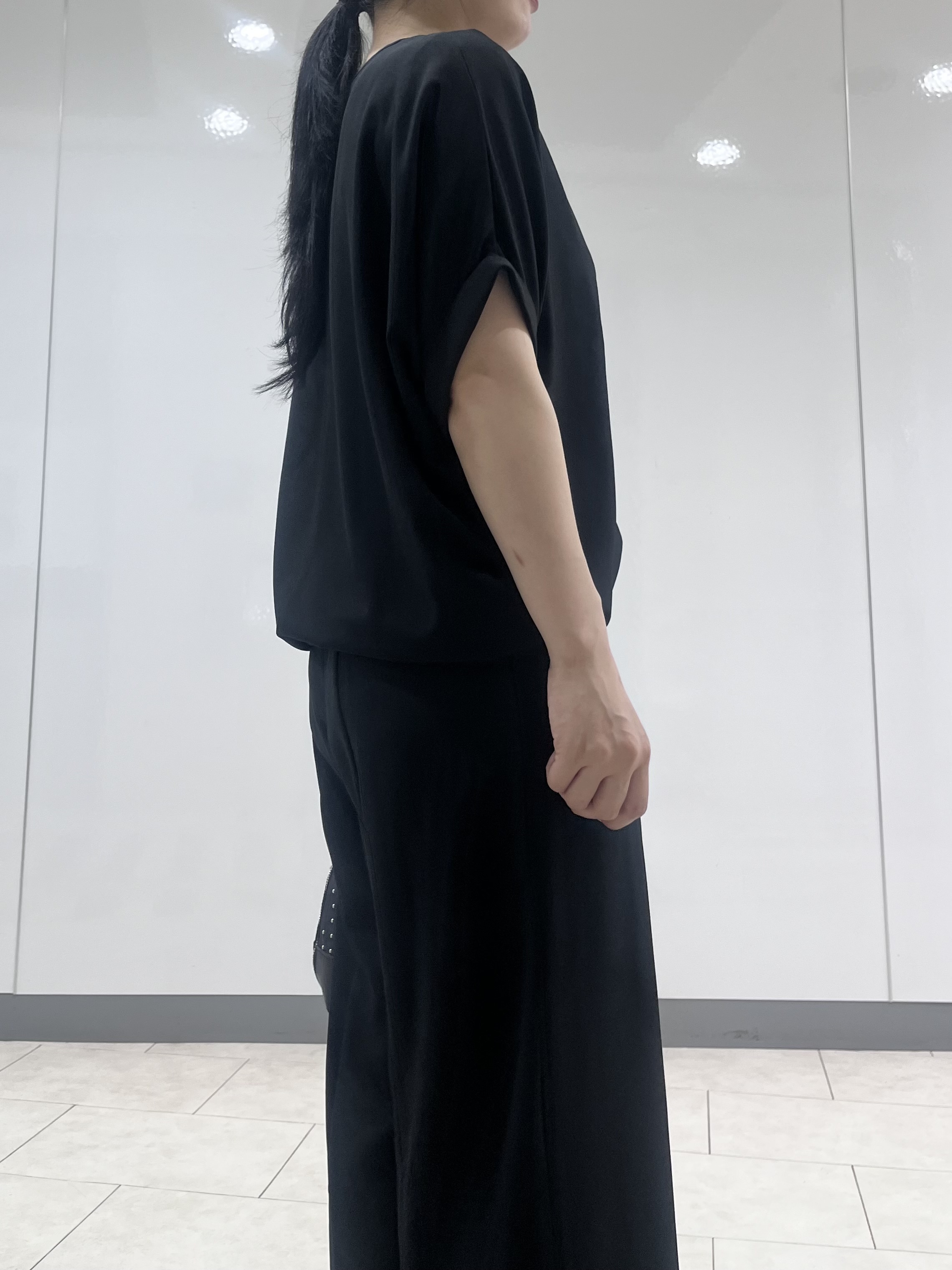 hasuさんの「INDIVI｜【着る日傘】ドルマンフォルムブルゾン」を使ったコーディネート