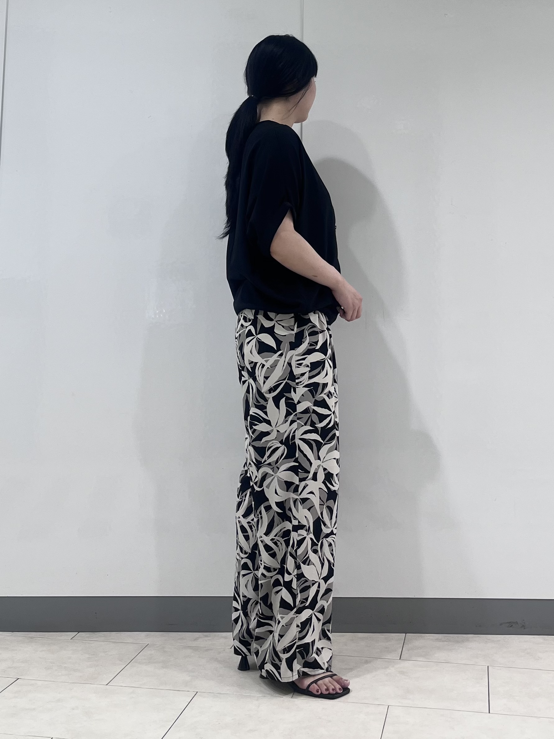 hasuさんの「INDIVI｜【着る日傘】ドルマンフォルムブルゾン」を使ったコーディネート