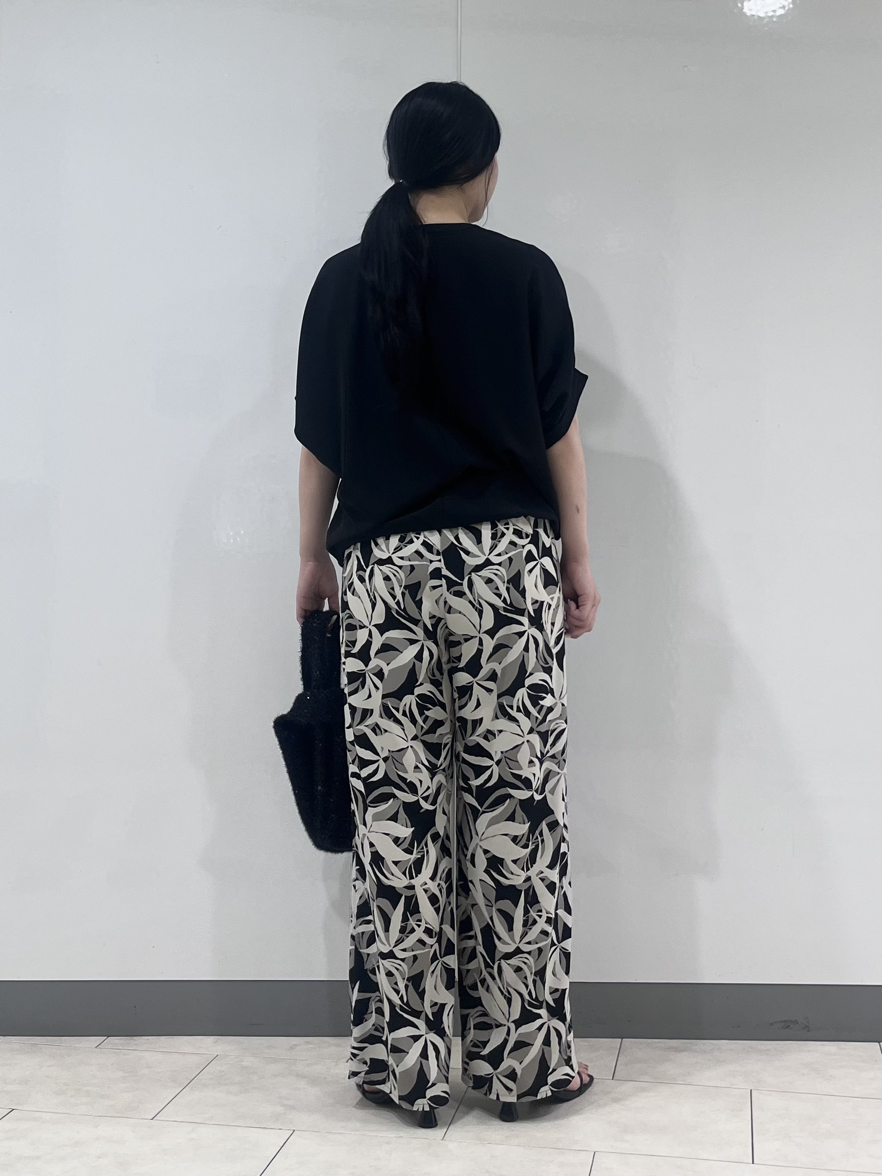 hasuさんの「INDIVI｜【着る日傘】ドルマンフォルムブルゾン」を使ったコーディネート