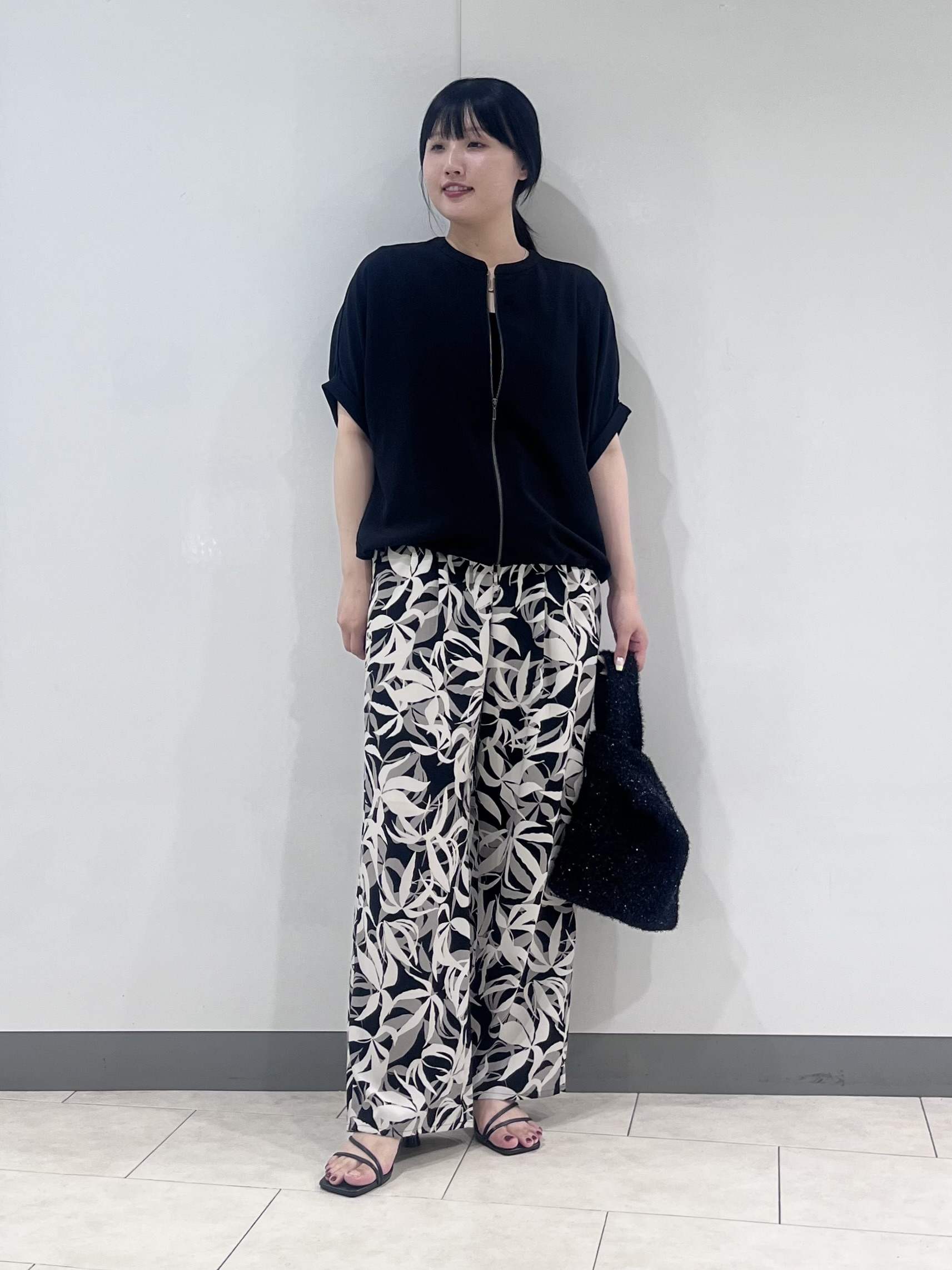 hasuさんの「INDIVI｜【着る日傘】ドルマンフォルムブルゾン」を使ったコーディネート