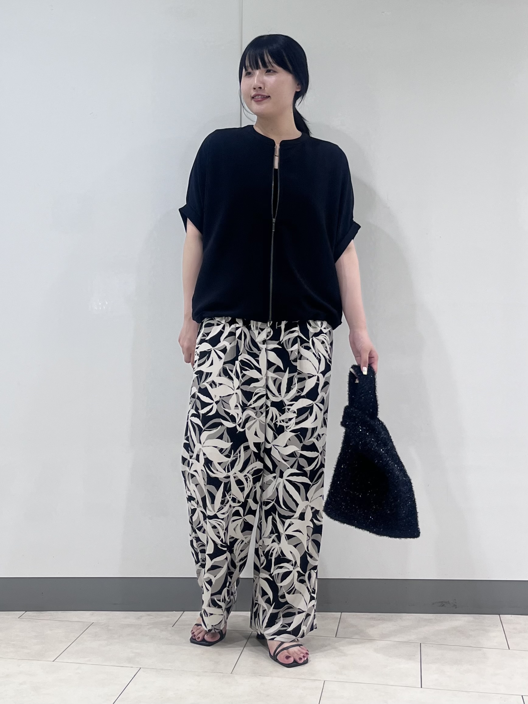 hasuさんの「INDIVI｜【着る日傘】ドルマンフォルムブルゾン」を使ったコーディネート